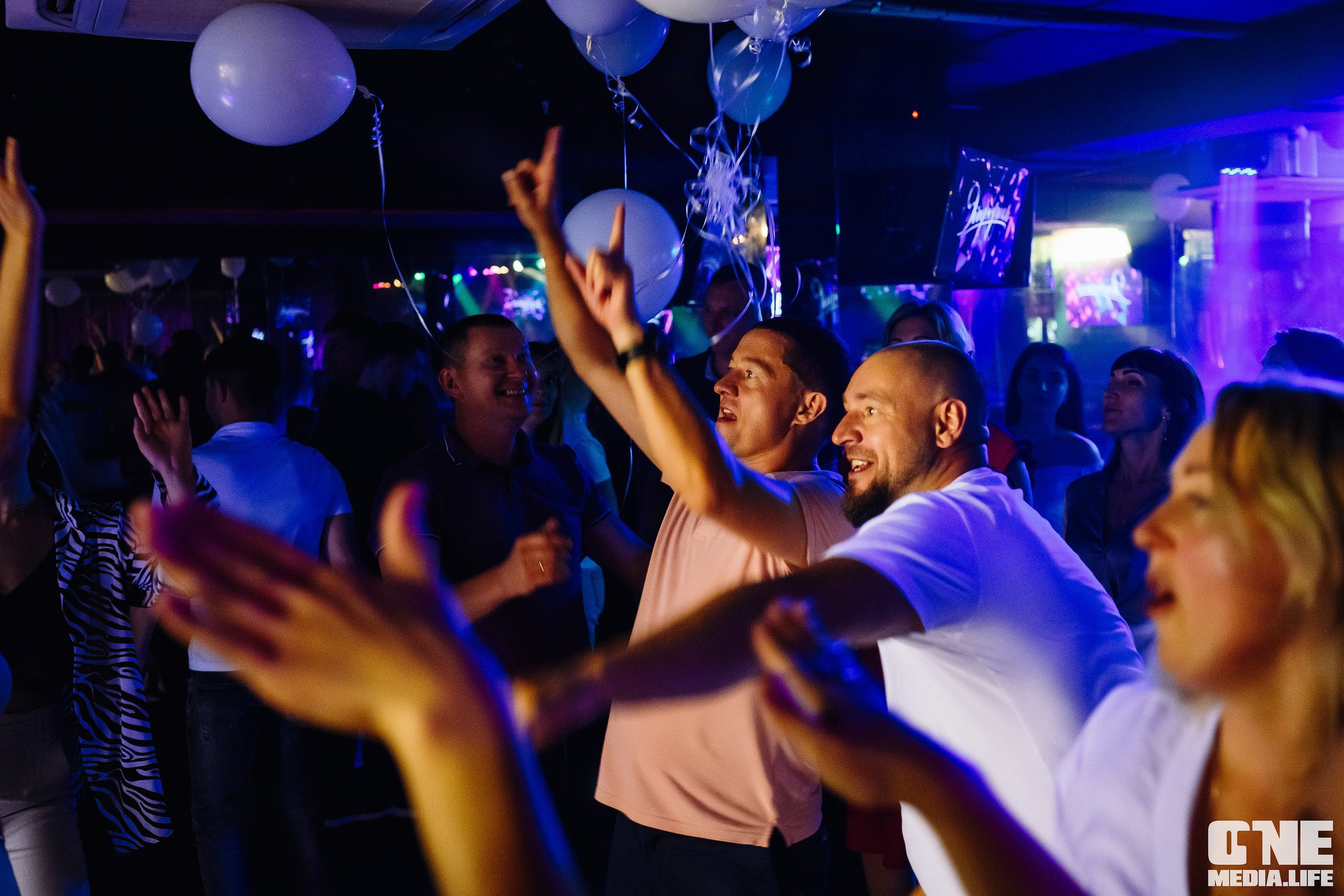Фоторепортаж из караоке-клуба Эйфория. One Media Life: фоторепортажи, фотоотчеты с мероприятий и заведений