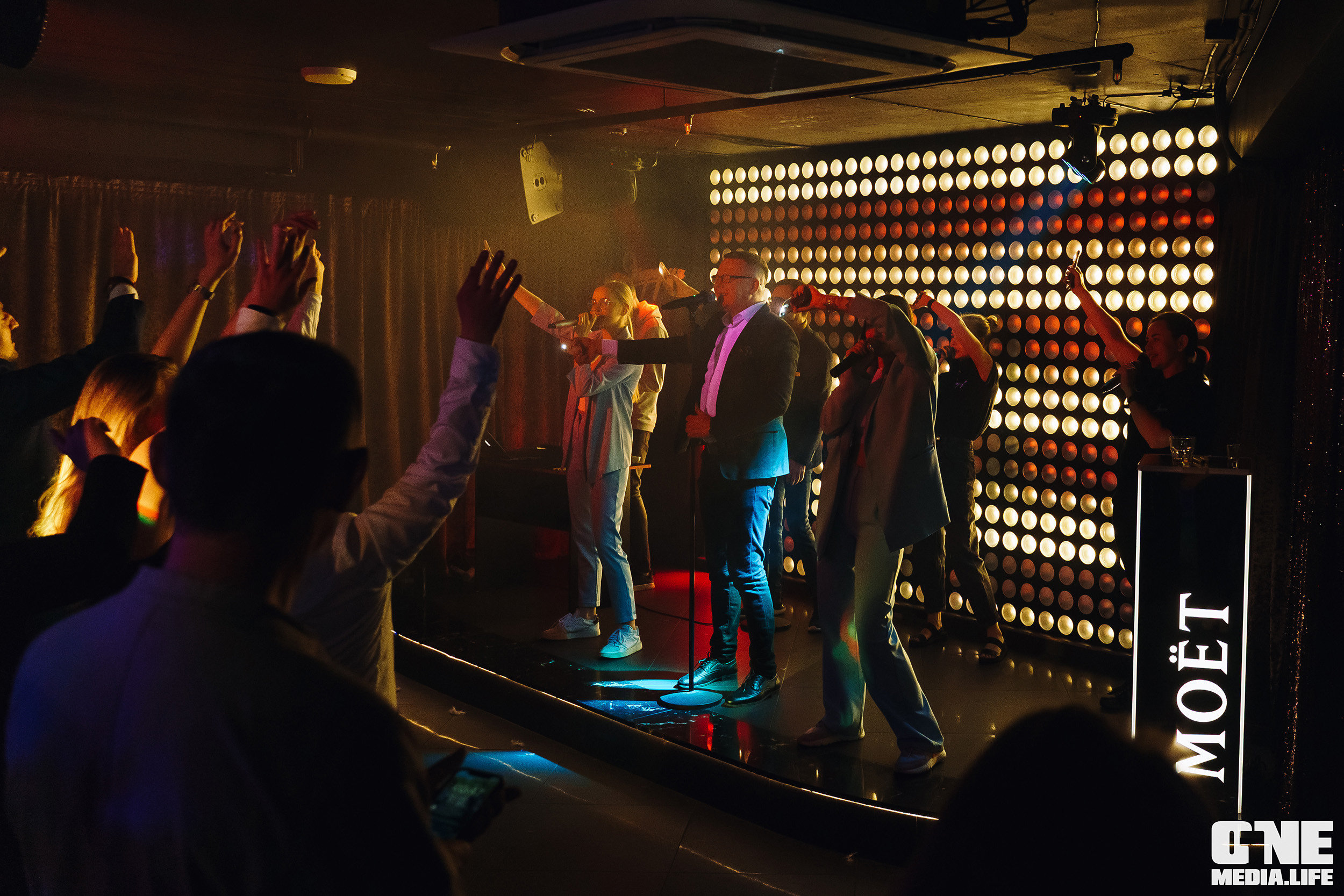 Фоторепортаж из караоке-клуба Эйфория. One Media Life: фоторепортажи, фотоотчеты с мероприятий и заведений