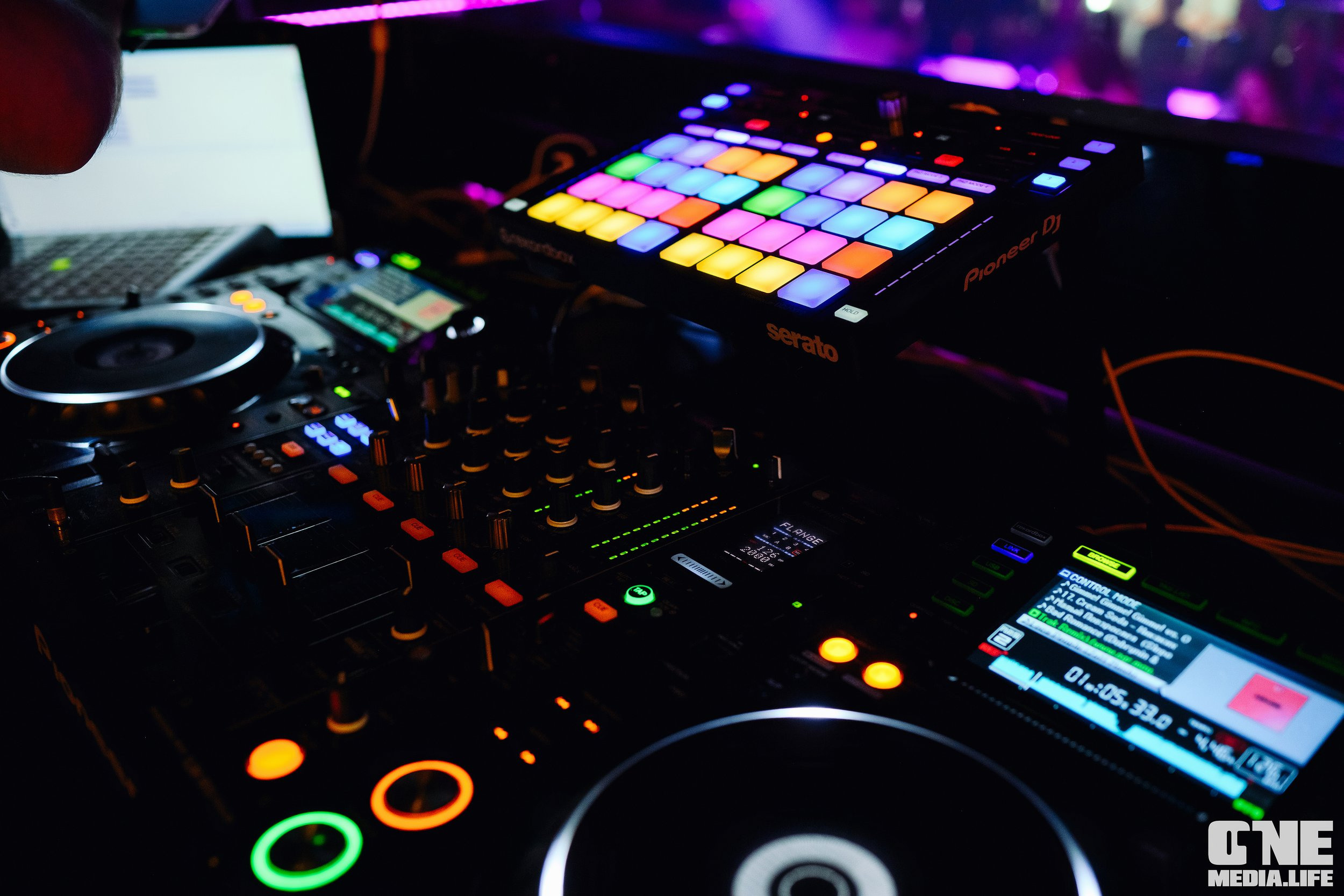 Фоторепортаж из экстрим бара XxxX. One Media Life: фоторепортажи, фотоотчеты с мероприятий и заведений