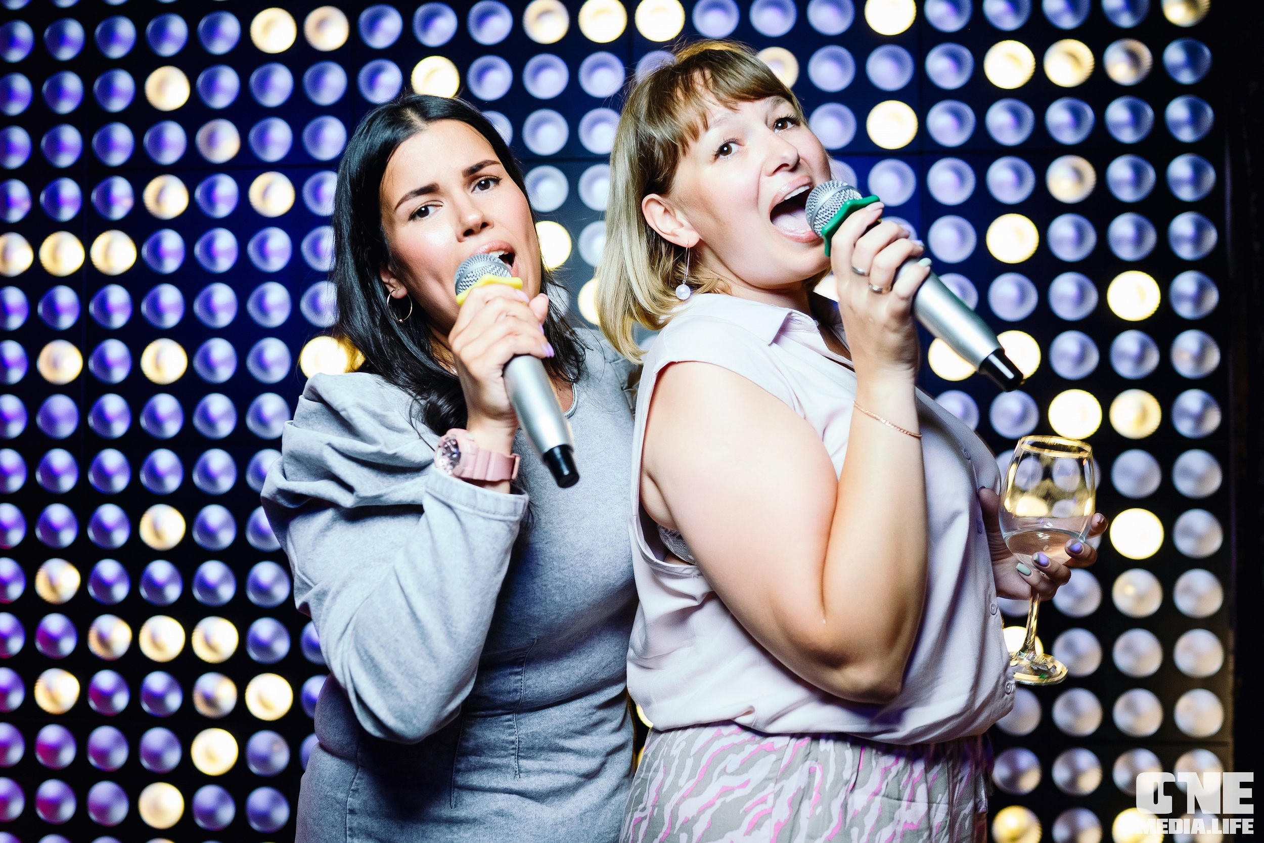 Фоторепортаж из караоке-клуба Эйфория. One Media Life: фоторепортажи, фотоотчеты с мероприятий и заведений