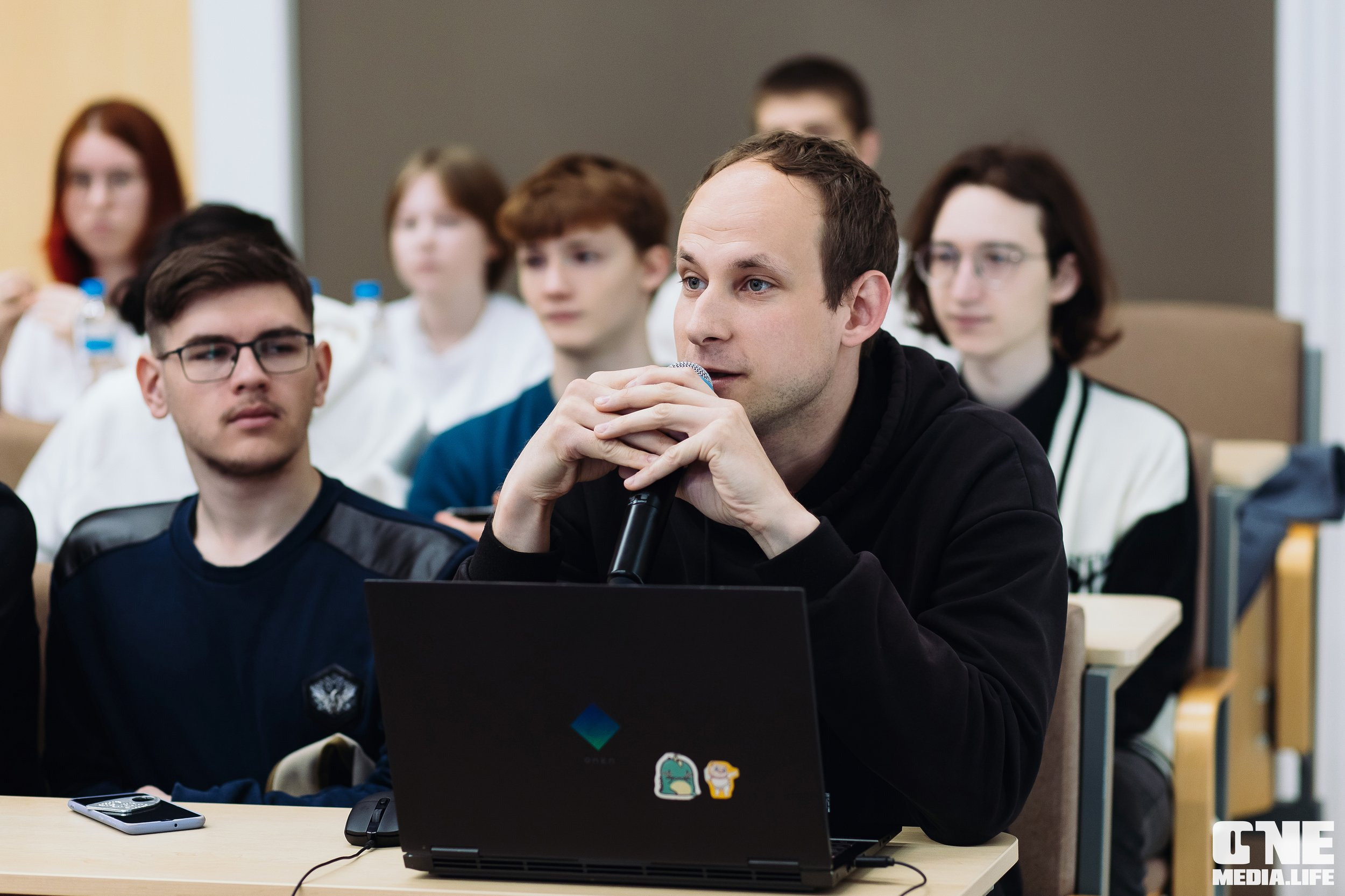 Серия лекция по искусственному интеллекту. One Media Life: фоторепортажи, фотоотчеты с мероприятий и заведений