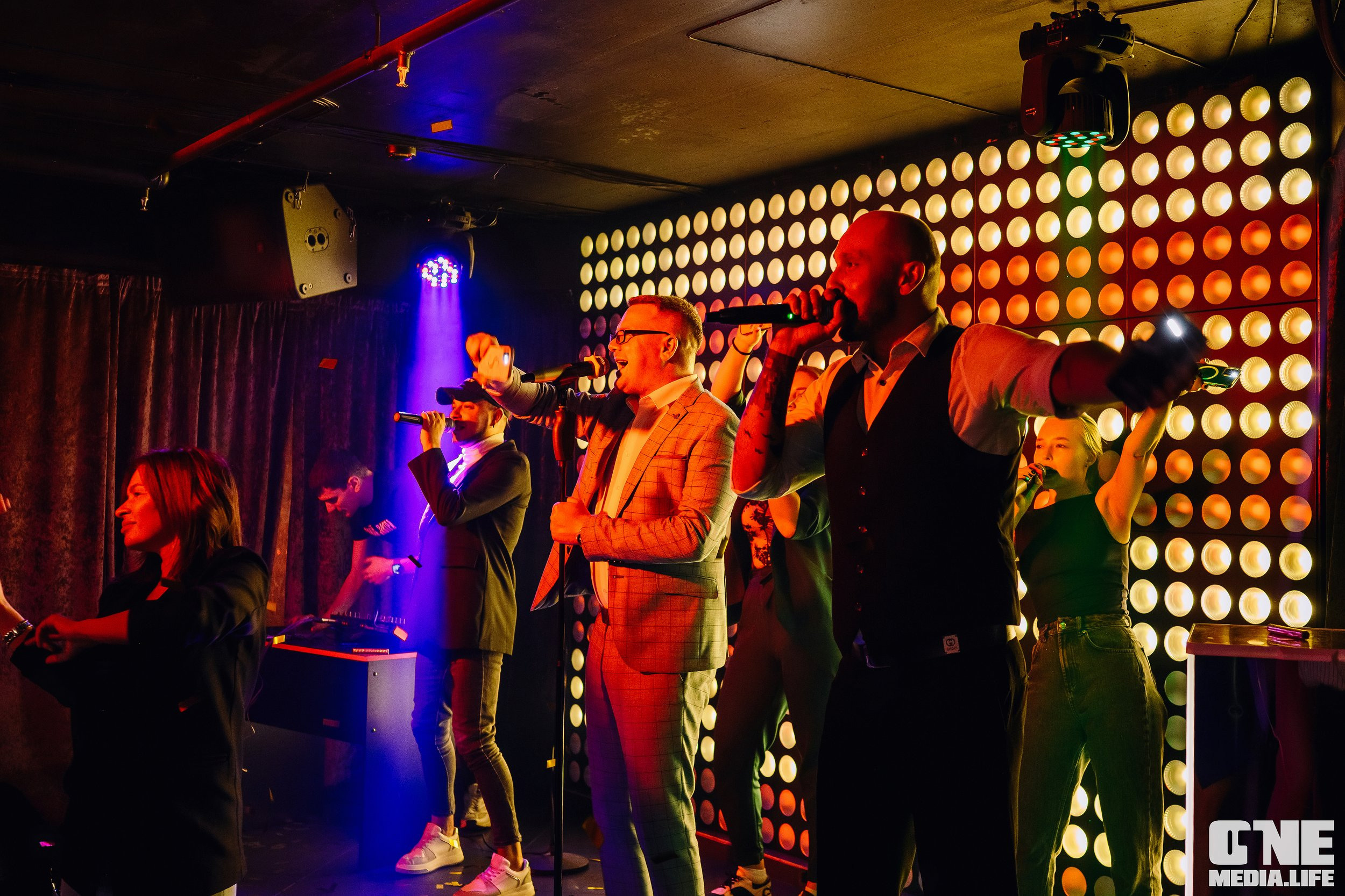 Фоторепортаж из караоке-клуба Эйфория. One Media Life: фоторепортажи, фотоотчеты с мероприятий и заведений