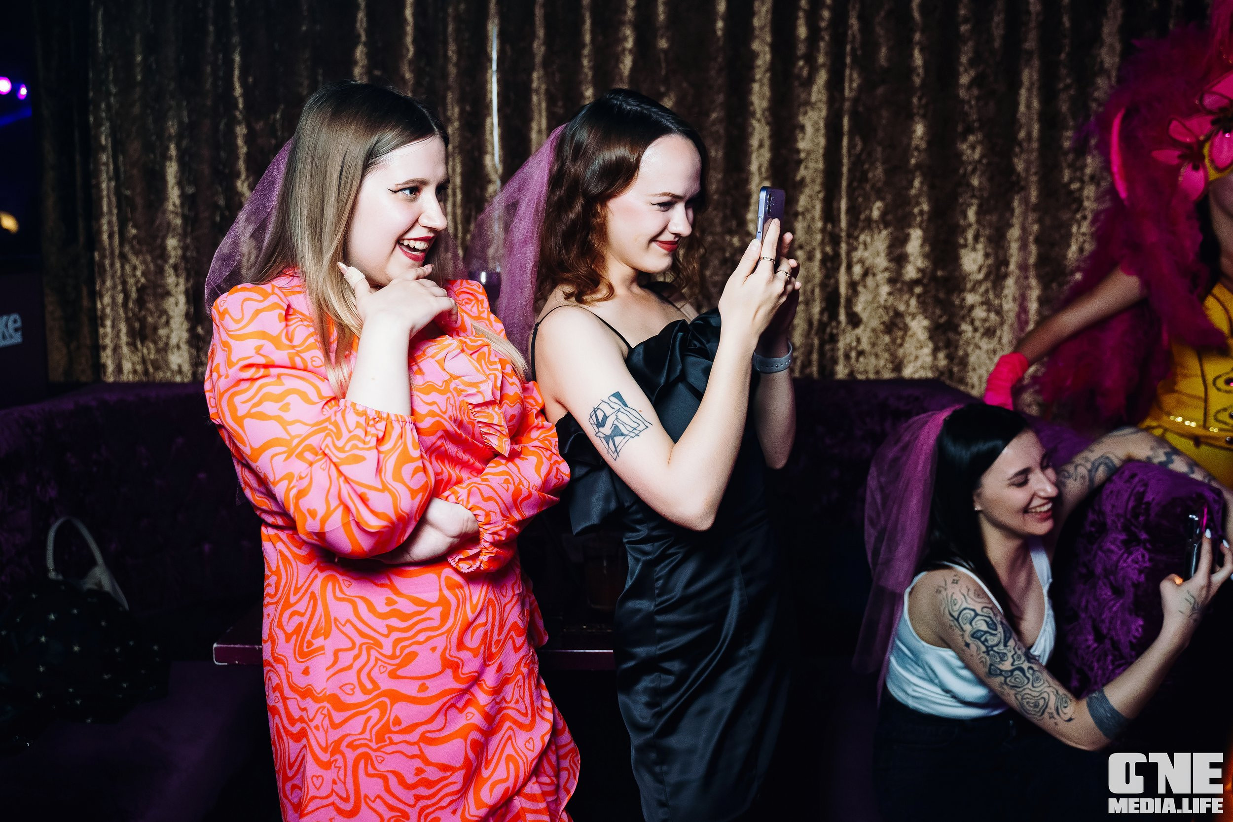 Фотоотчет из караоке-клуба Эйфория. One Media Life: фоторепортажи, фотоотчеты с мероприятий и заведений