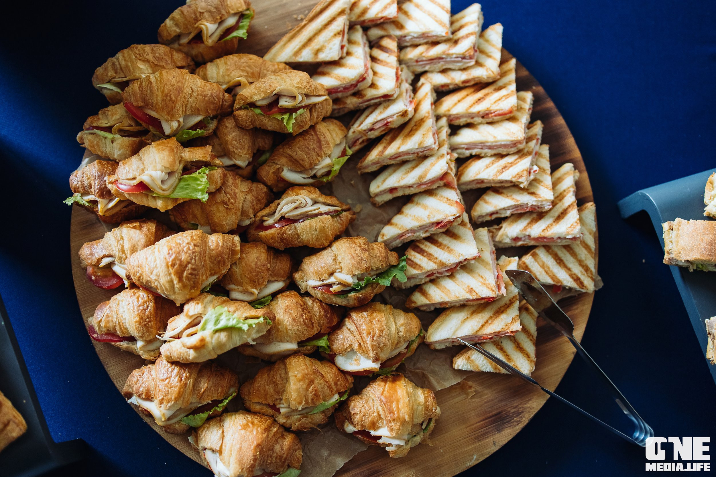 Серия лекция по искусственному интеллекту. One Media Life: фоторепортажи, фотоотчеты с мероприятий и заведений