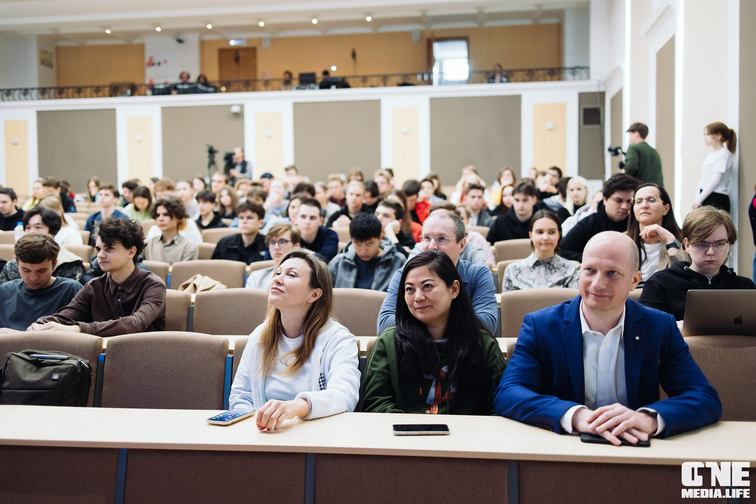 Серия лекция по искусственному интеллекту. One Media Life: фоторепортажи, фотоотчеты с мероприятий и заведений