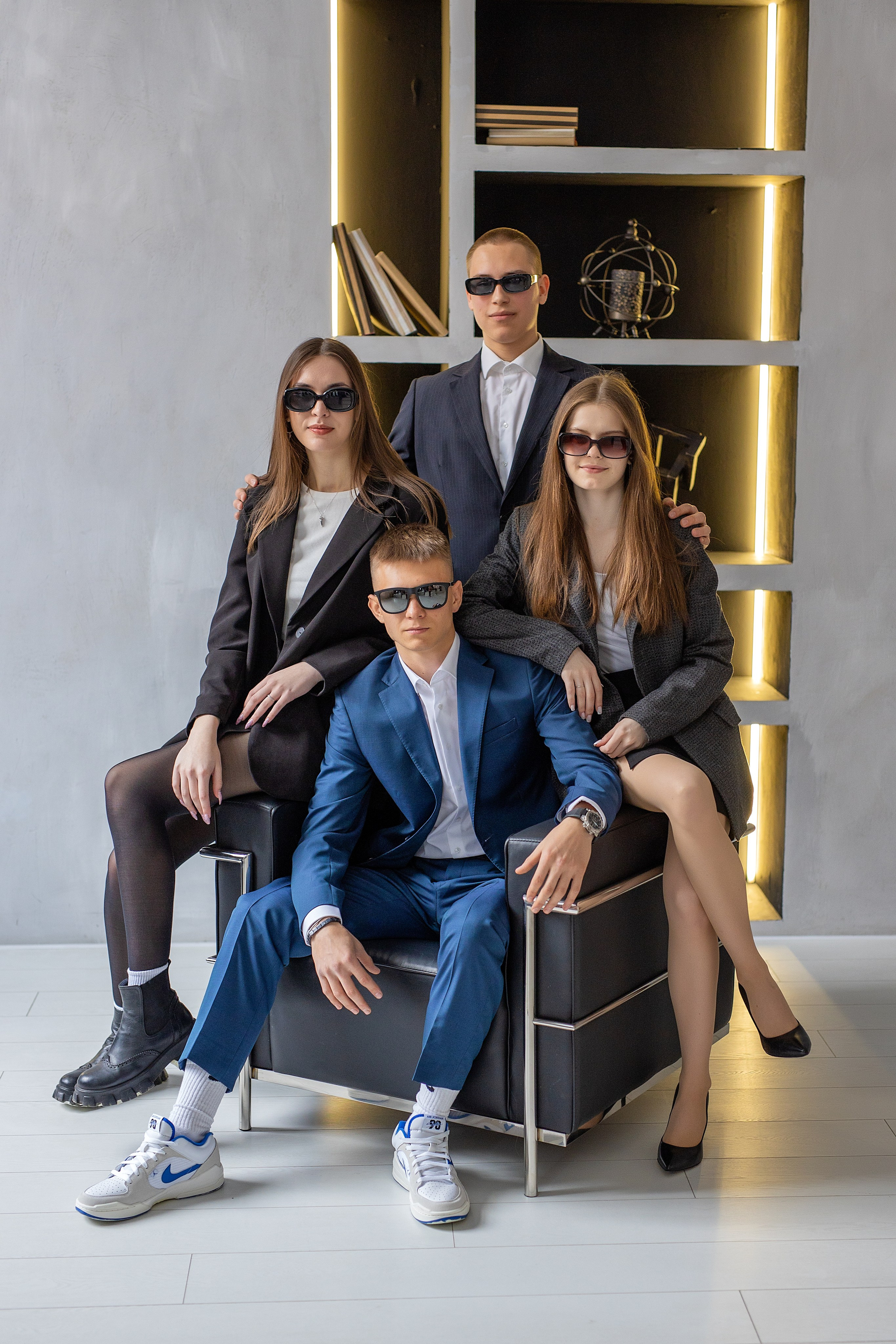 Выпускной альбом Владивосток 11 класс. Стильный выпускной альбом Владивосток фотограф Вероника Мигачева