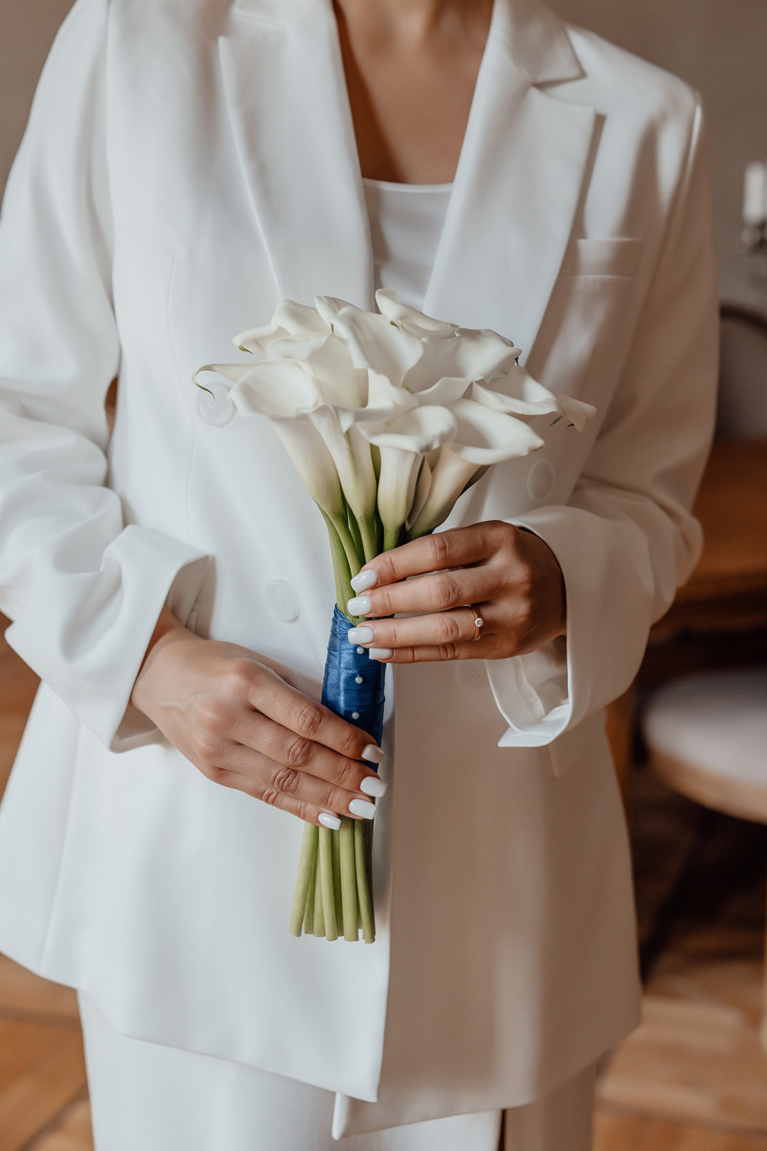 Свадебная фотосессия в библиотеке-читальне имени А. С. Пушкина. Свадебный фотограф в Москве Дарья Олендарёва