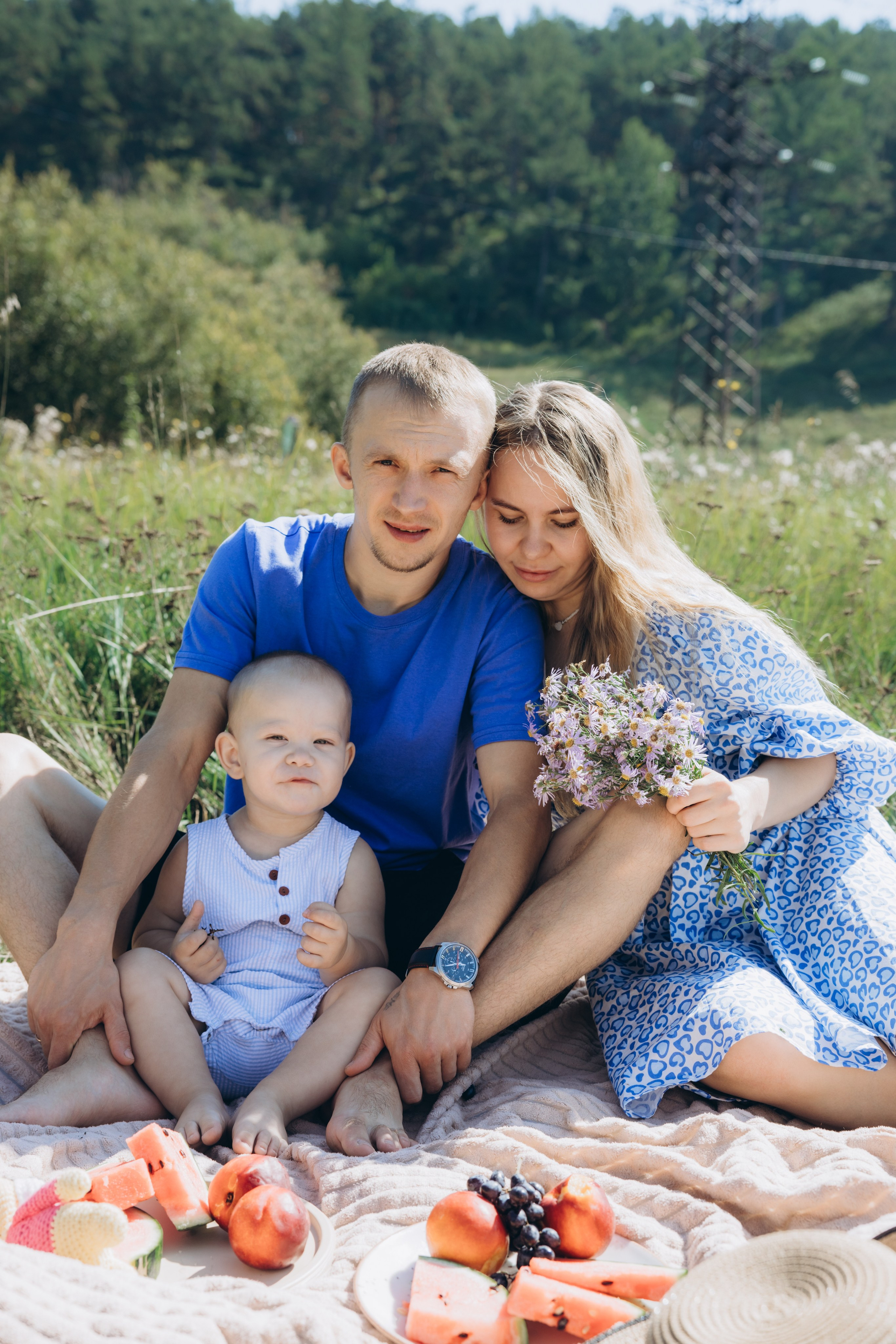 Семейная съёмка в поле. Свадебный, семейный фотограф в Иркутске Светлана Макаричева