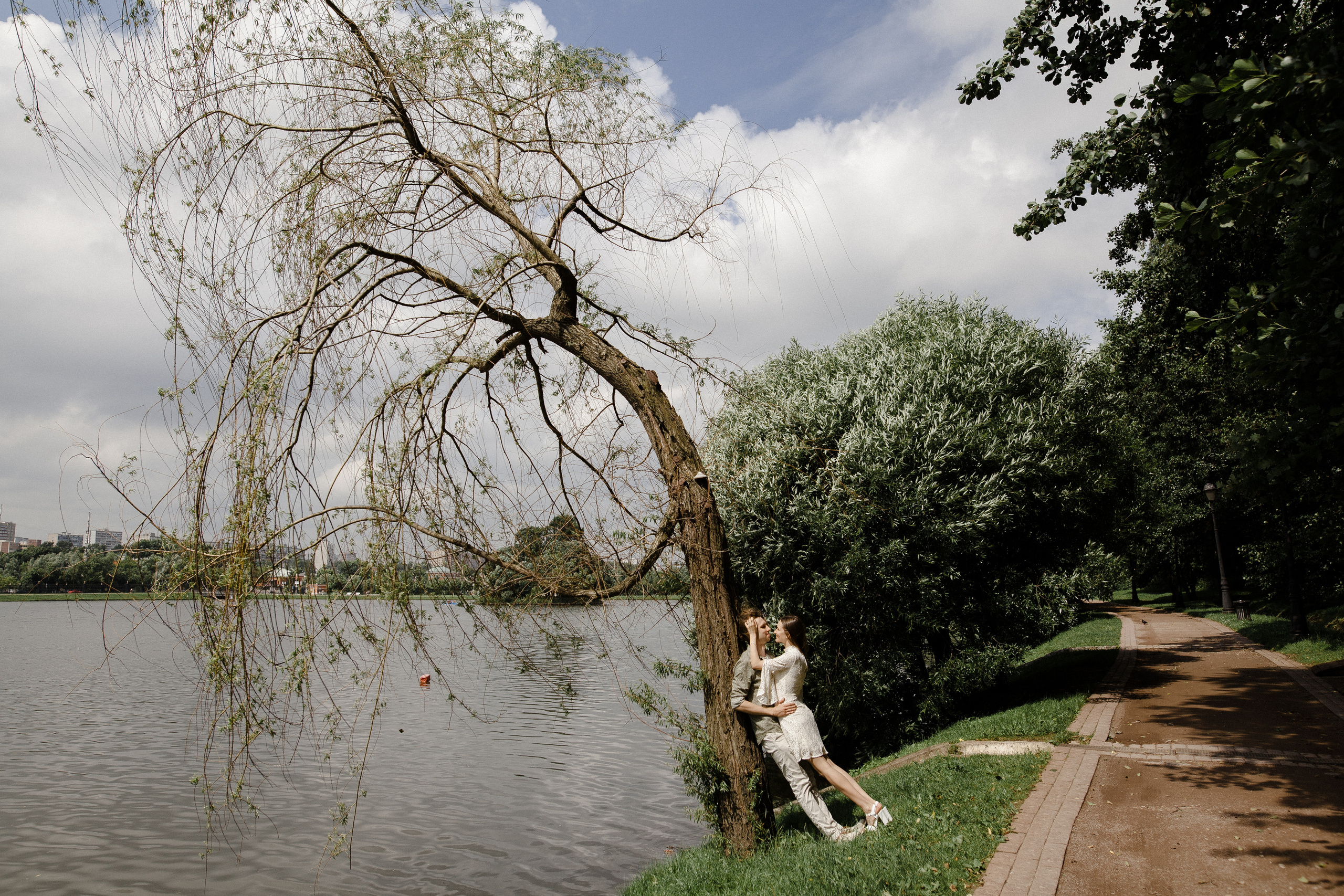 А просто летний дождь прошёл. Фотограф Аня Безяева