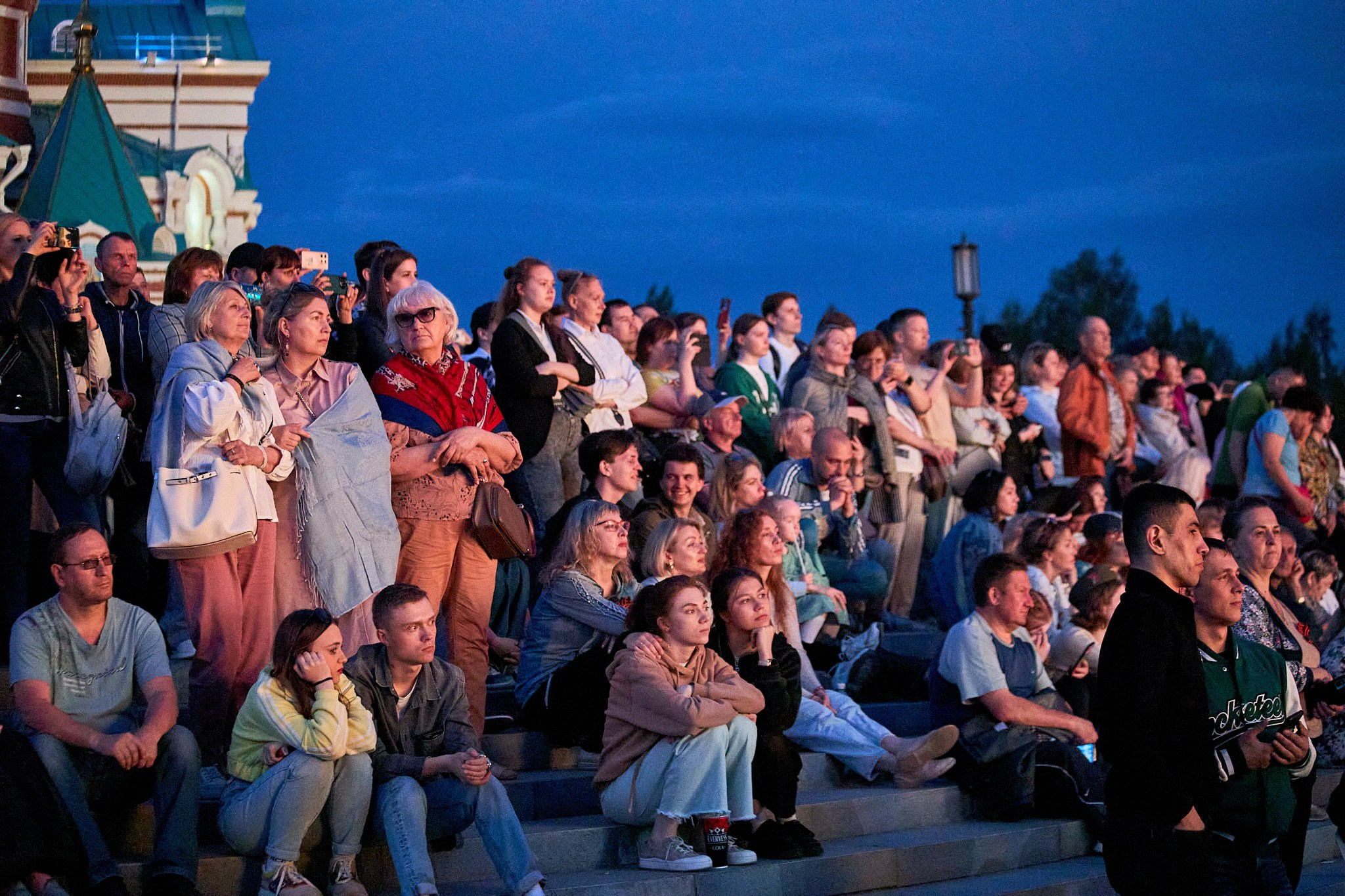 Концерт 9 мая 2025 года на соборной площади. Фотограф Омск | Александр Вандеров
