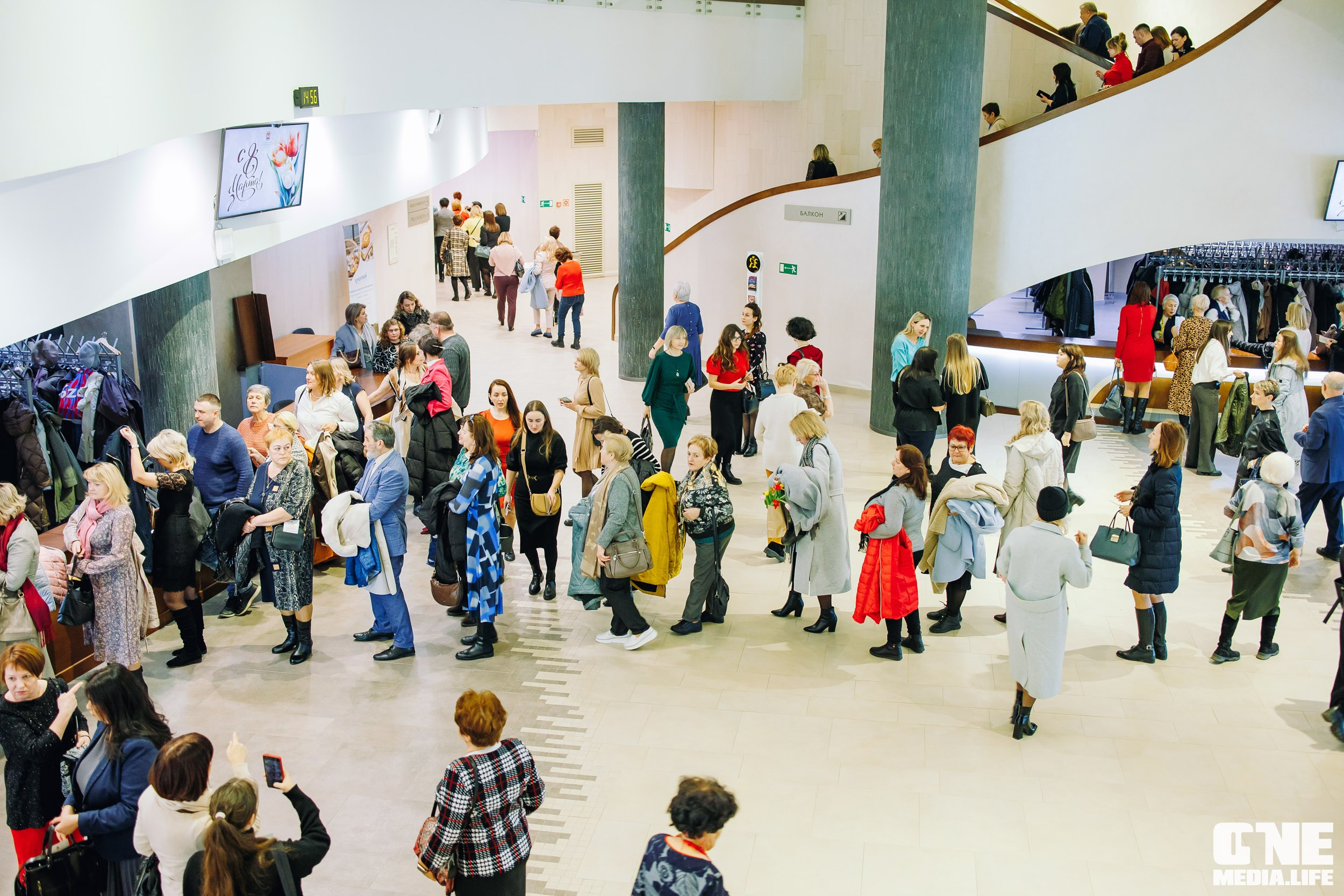 Концерт 8 марта в Янтарь холл. One Media Life: фоторепортажи, фотоотчеты с мероприятий и заведений