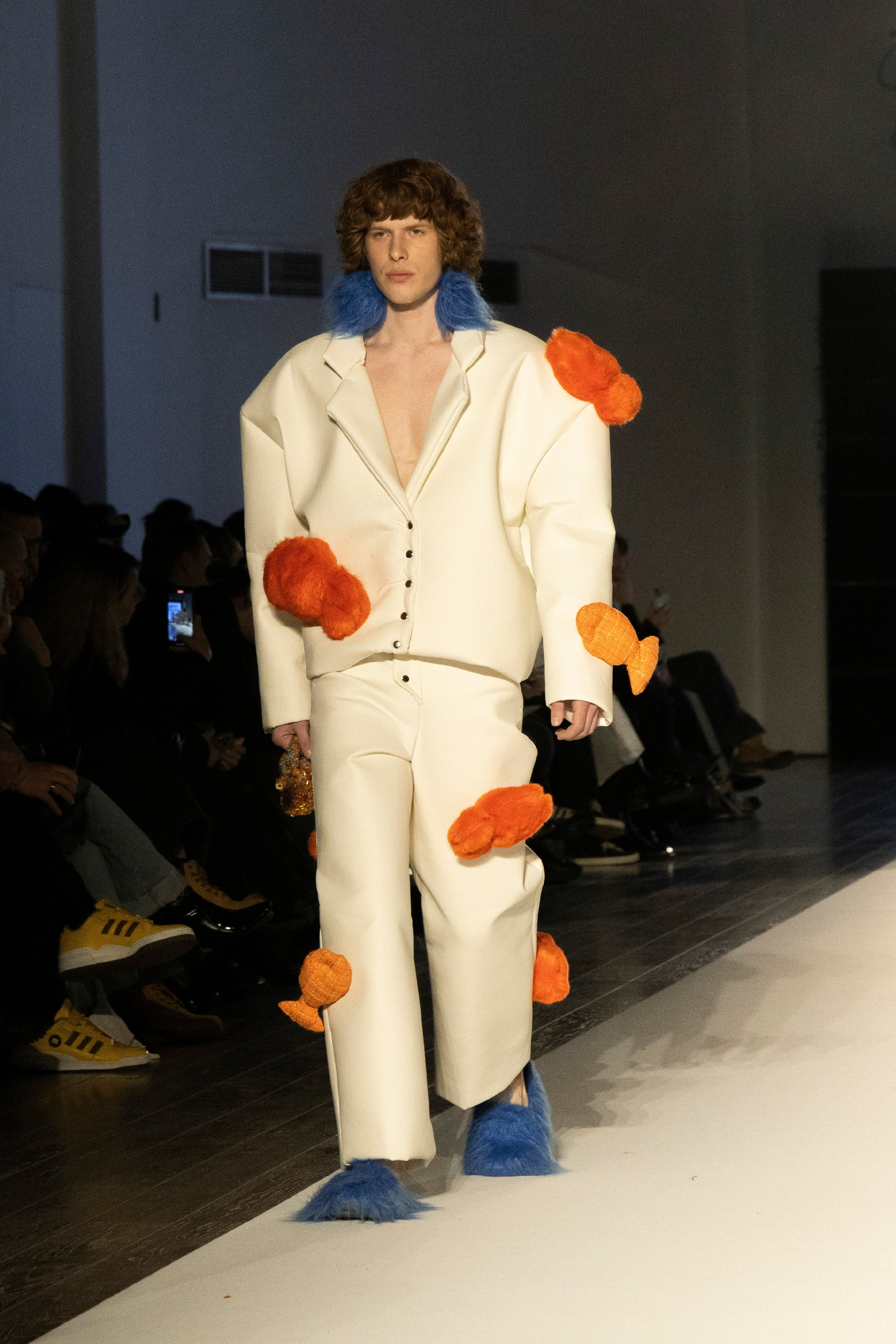 ДЛТ Собака.ru показ победителей конкурса «Новые имена в моде 2025». FOTOFAQ SKOOL г. Санкт-Петербург: очные, дистанционные и онлайн курсы фотографии