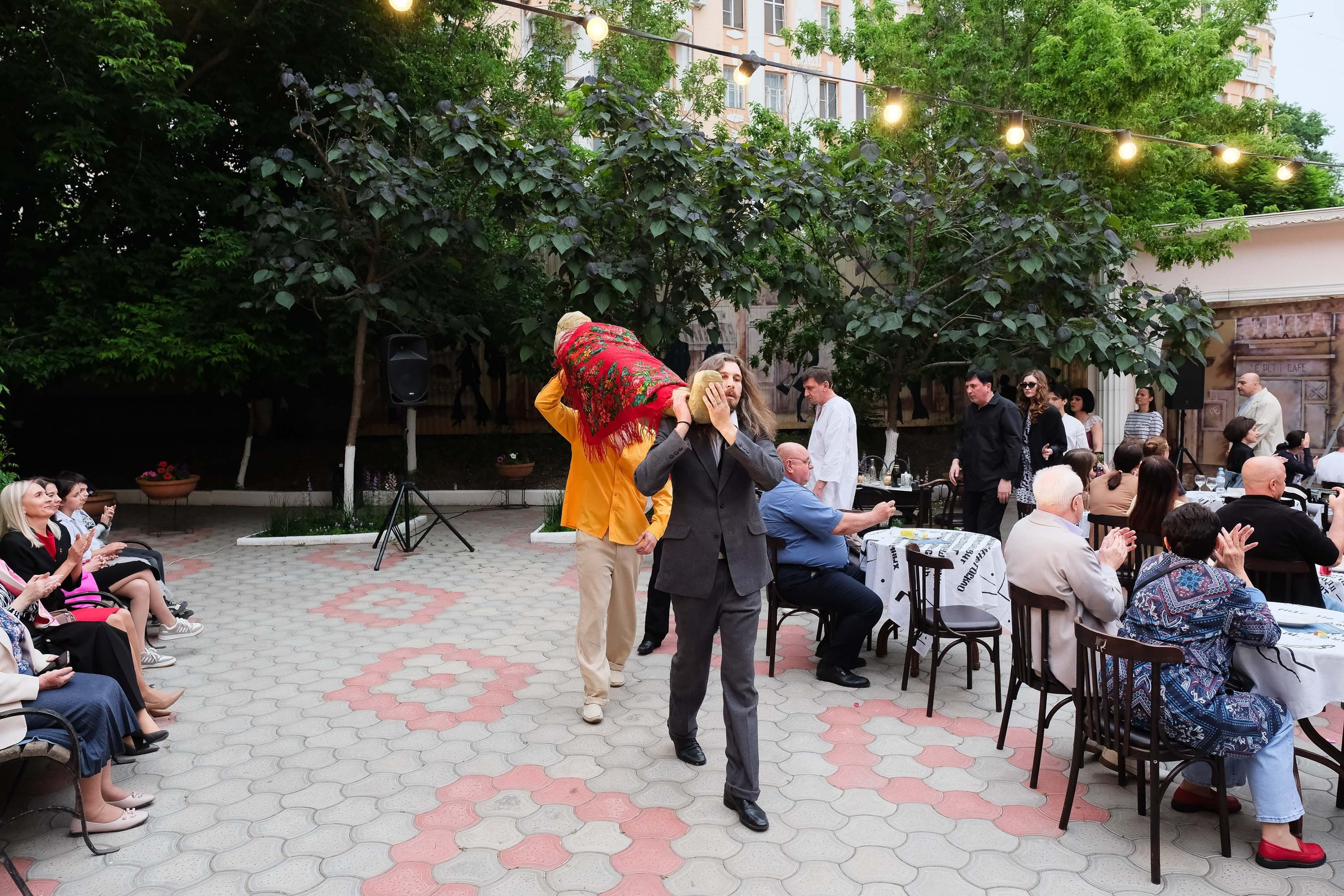 Кабаре «Велимир». Фотограф Анатолий Деникин