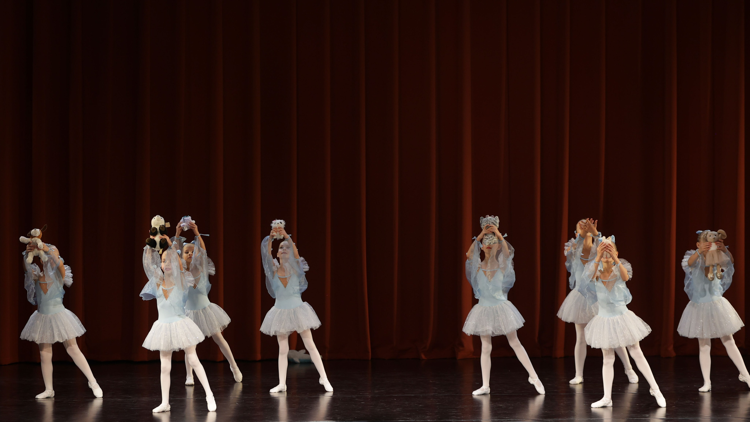 Фестиваль хореографического искусства «КУБОК ЛЕГЕНДЫ — 2025». Выпускные альбомы и школьный фотограф в Подольске, Троицке, Щербинке, Москве и Московской области