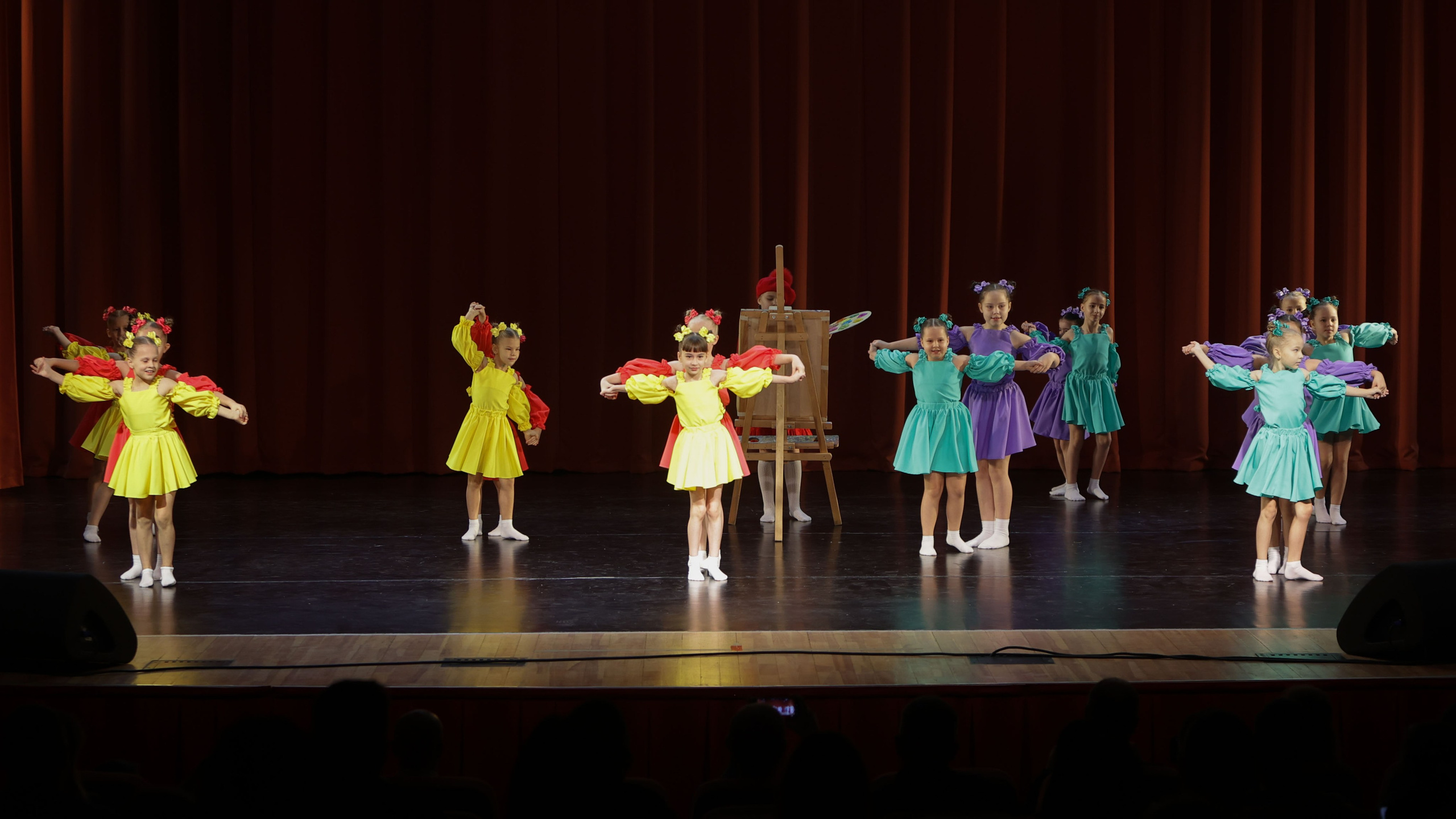 Фестиваль хореографического искусства «КУБОК ЛЕГЕНДЫ — 2025». Выпускные альбомы и школьный фотограф в Подольске, Троицке, Щербинке, Москве и Московской области