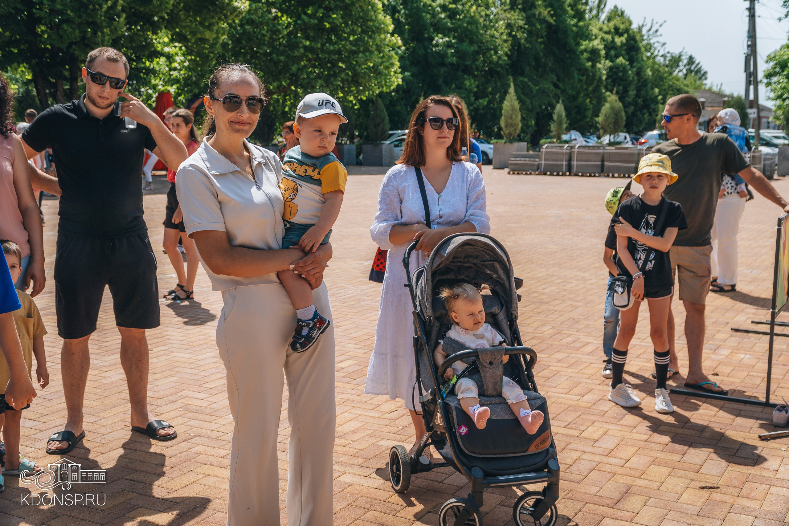 Должны смеяться дети. Новотитаровский Дом культуры