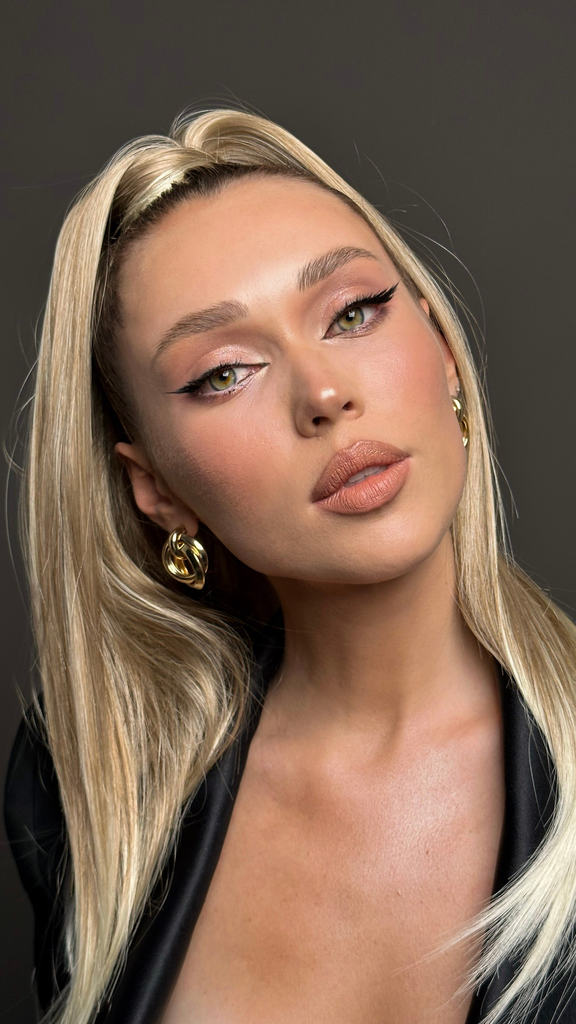 Стилист Чаус. Подрядчики и друзья сети свадебных площадок House for wedding