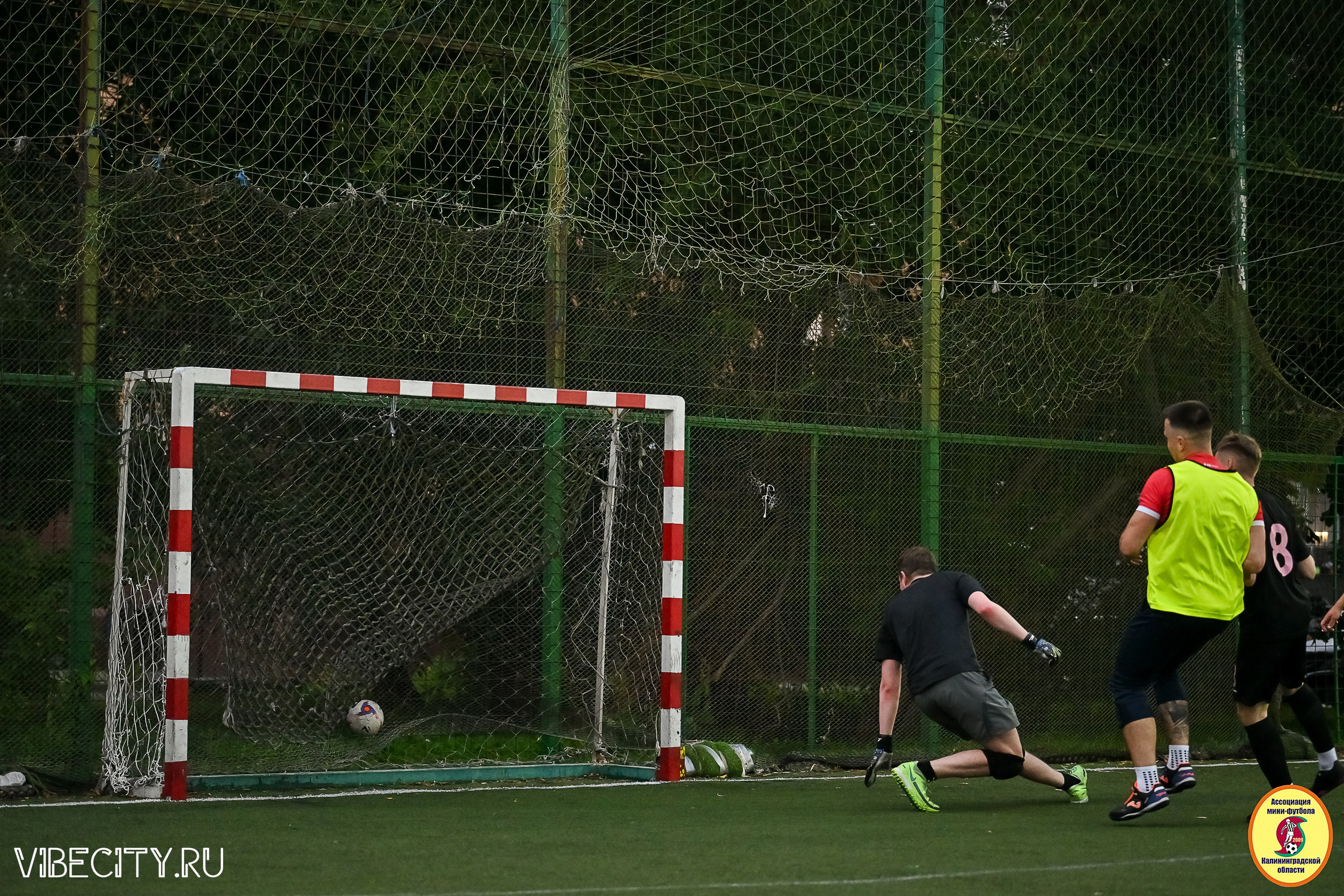 ИГРЫ МИНИ-ФУТБОЛЬНОЙ И КОРПОРАТИВНОЙ ЛИГИ. VIBECITY.RU Вайб Сити Ру Фоторепортажи Фотоотчеты Калининград