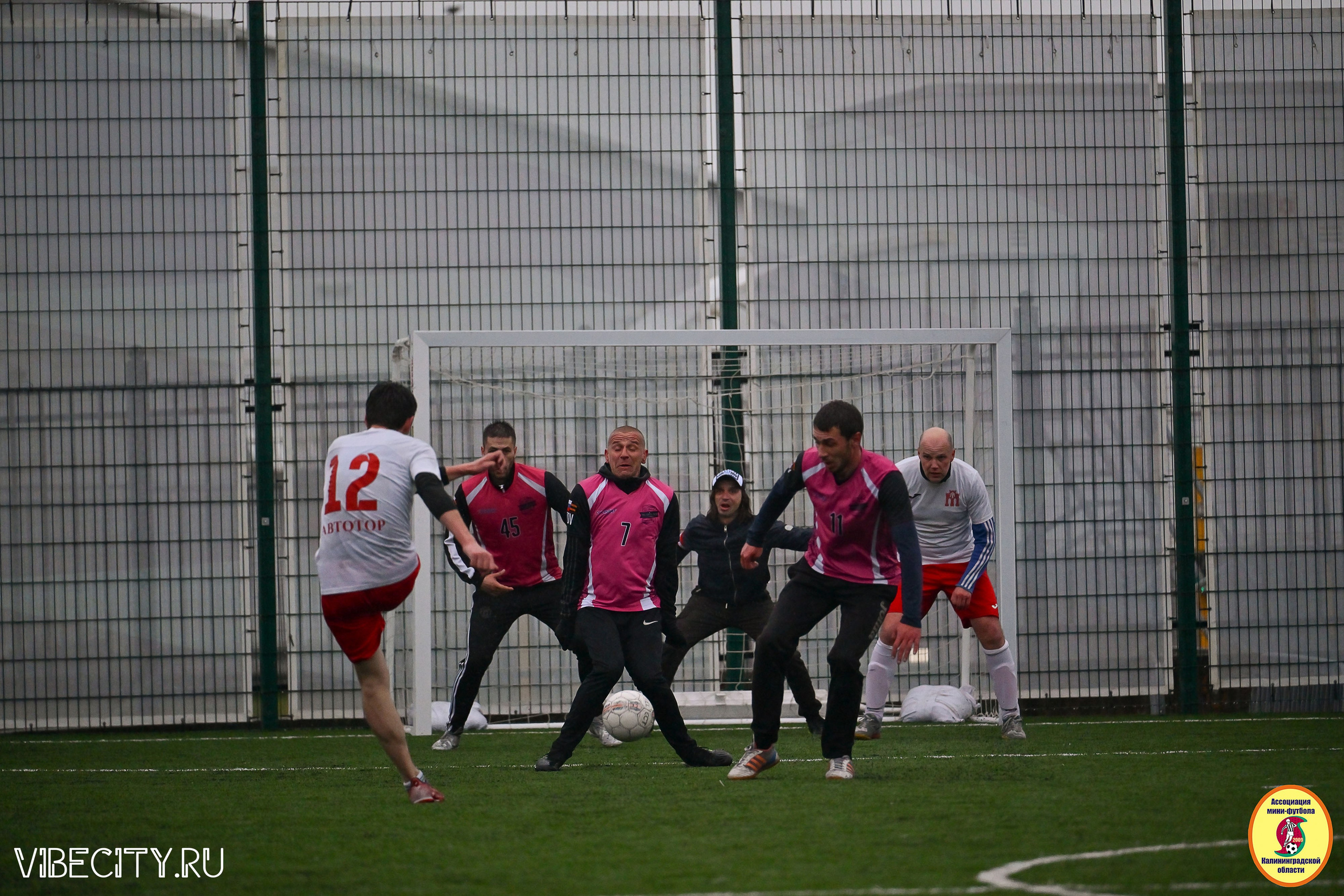 ИГРЫ МИНИ-ФУТБОЛЬНОЙ ЛИГИ. VIBECITY.RU Вайб Сити Ру Фоторепортажи Фотоотчеты Калининград