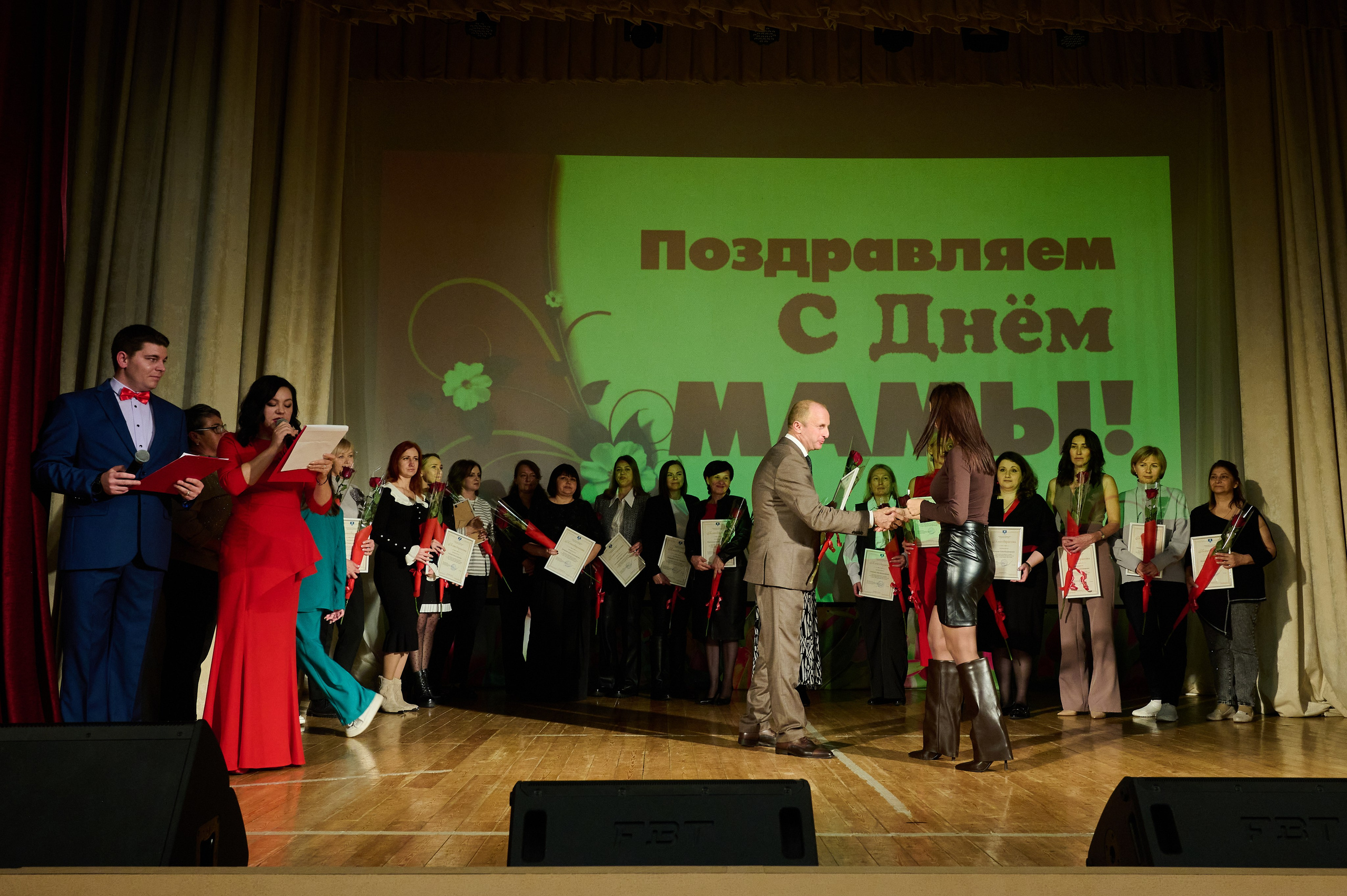 День матери Кабардинка. Жизнь курорта Кабардинка в фотографиях