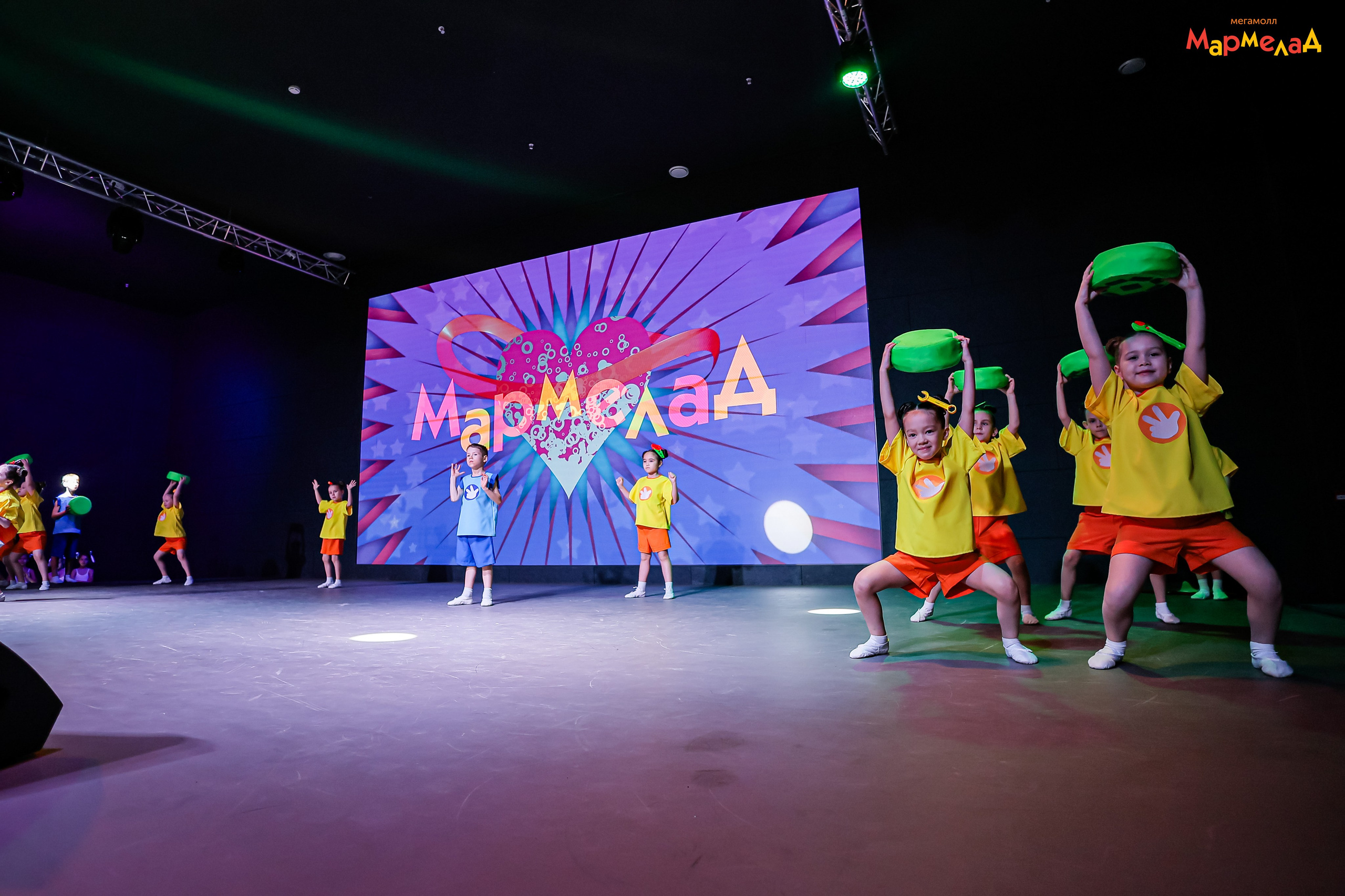 14.02 Любовь без границ в Мегамолл Мармелад. Команда специалистов в мире фотографии и видео. Детский фотограф, семейный фотограф
