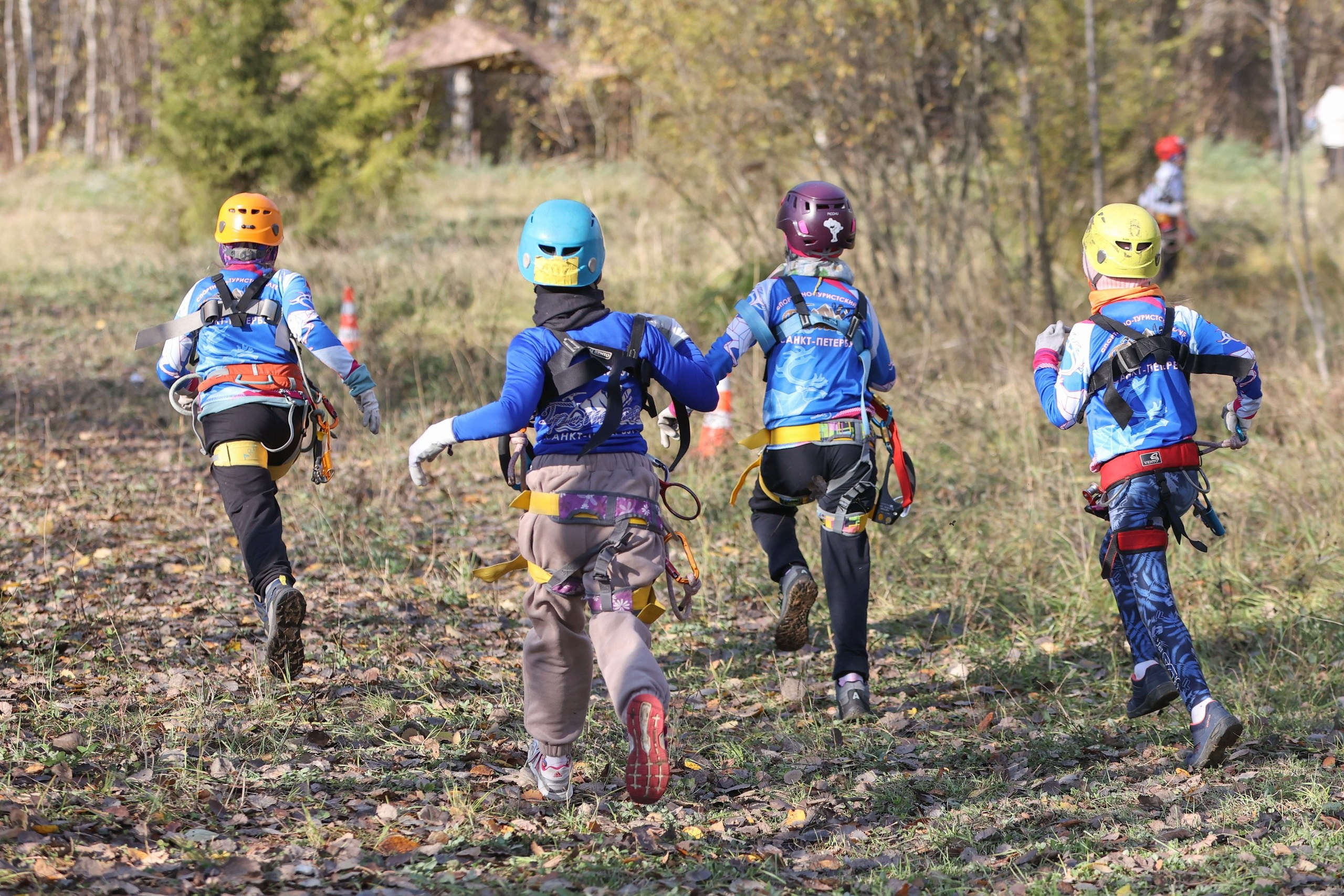 Гонки Четырех — Races Of Four. Выпускные альбомы и школьный фотограф в Подольске, Троицке, Щербинке, Москве и Московской области