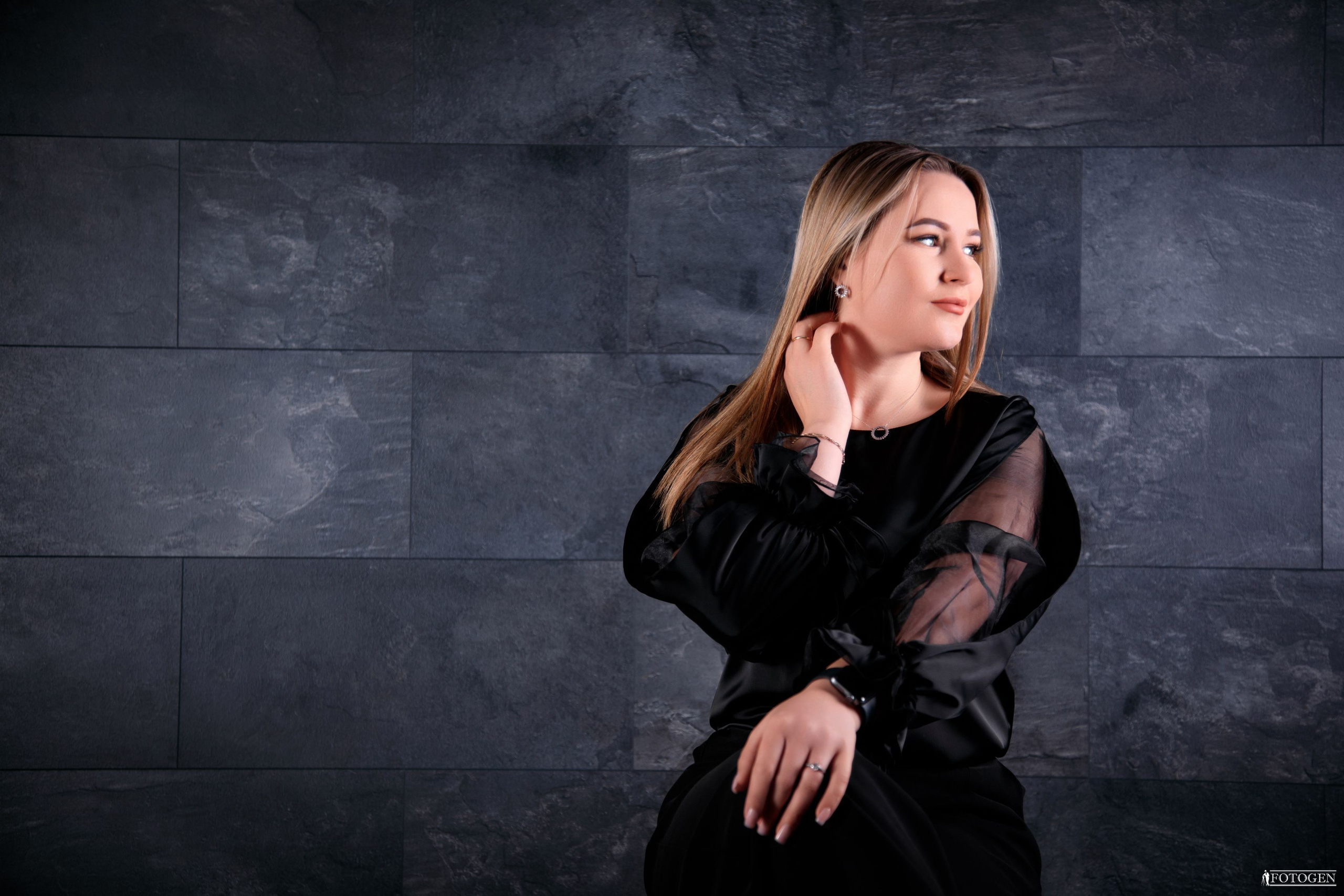 Портретная бизнес фотосессия в Краснодаре | Фотостудия FOTOGEN - Фотосессия для работы с акцентом на профессионализм.