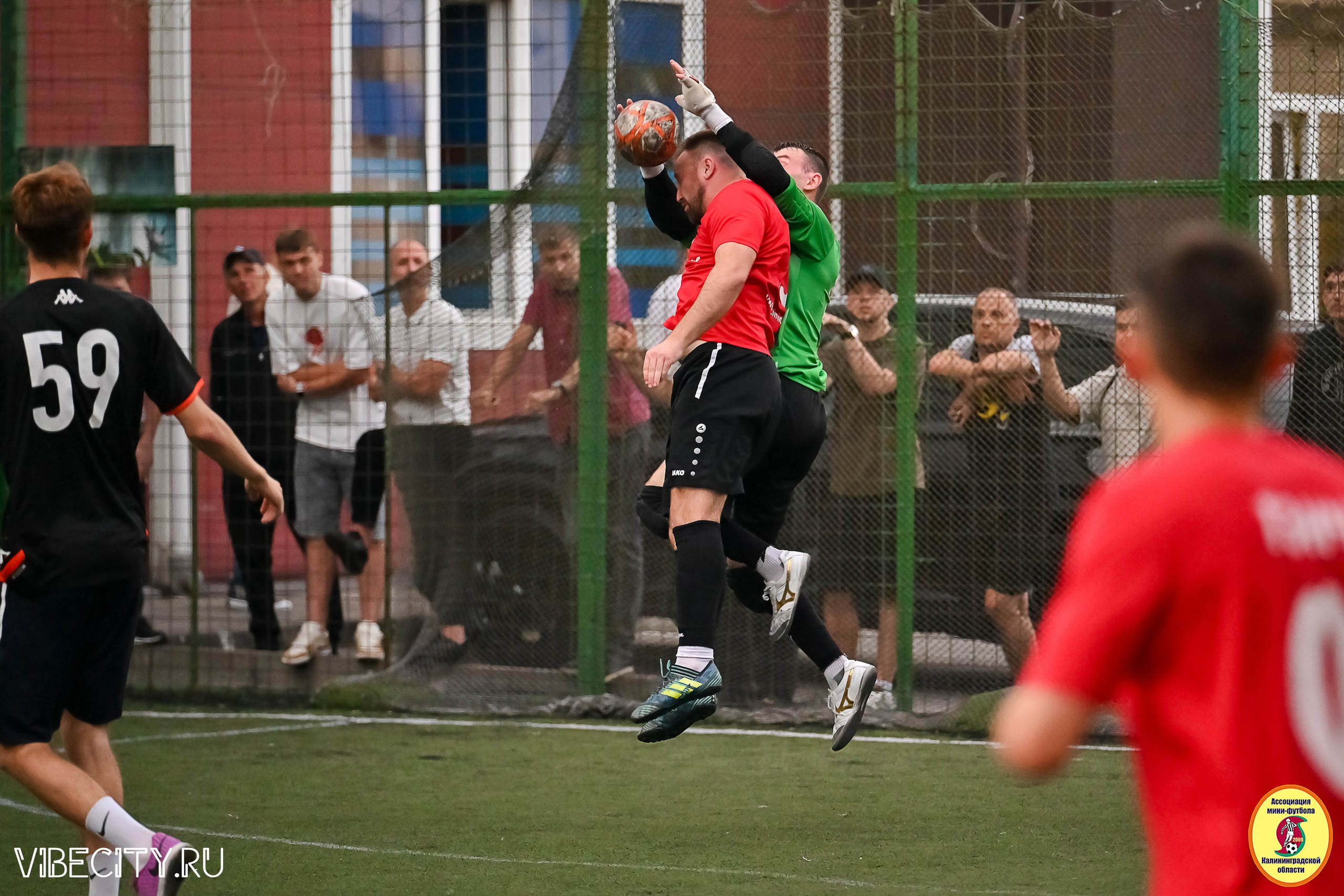 ИГРЫ МИНИ-ФУТБОЛЬНОЙ И КОРПОРАТИВНОЙ ЛИГИ. VIBECITY.RU Вайб Сити Ру Фоторепортажи Фотоотчеты Калининград