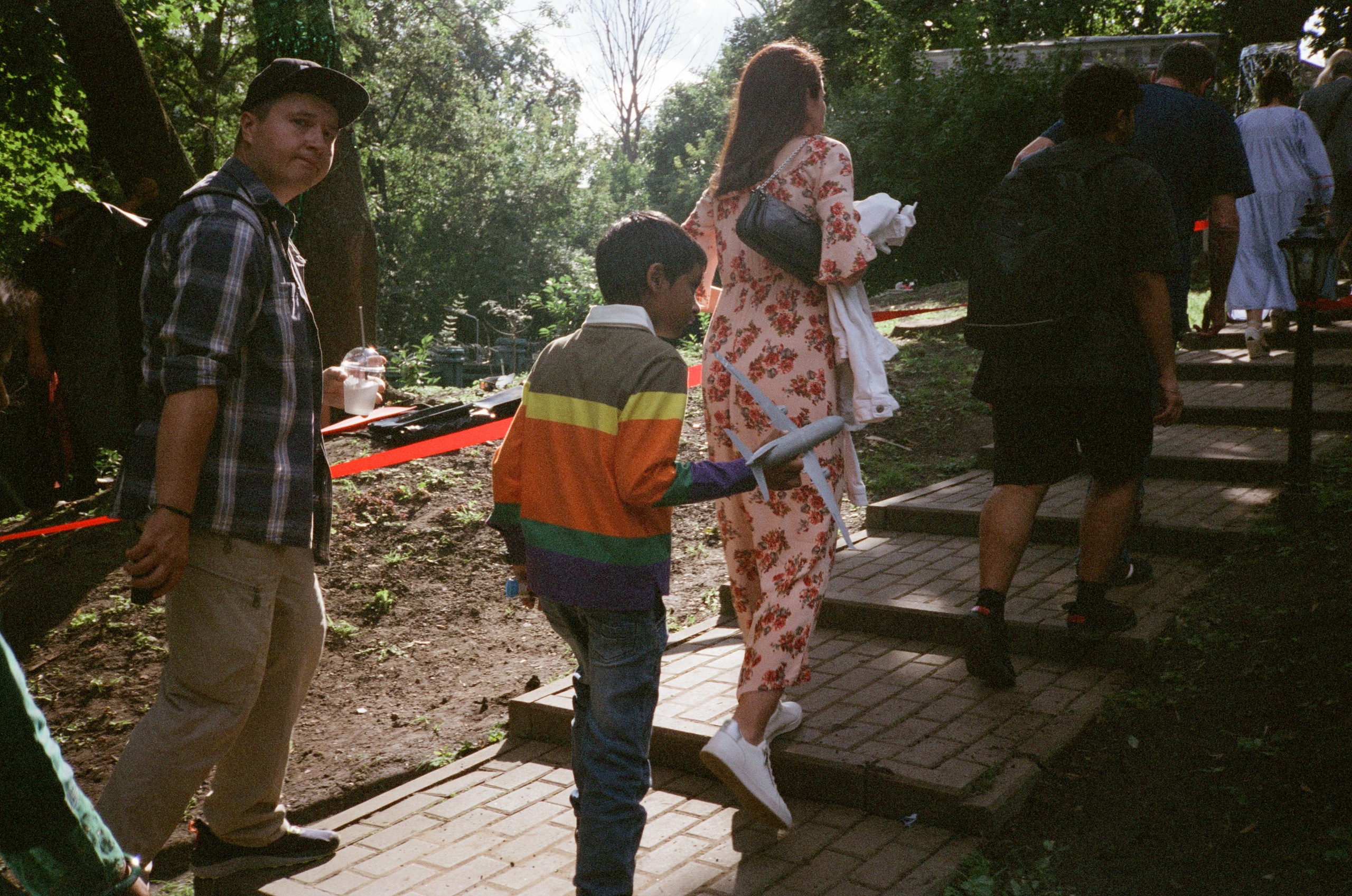 Групповые прогулки с пленочной фотокамерой по Москве. Плёночный фотограф, заказать фото на плёнку в Москве — Георгий Романов