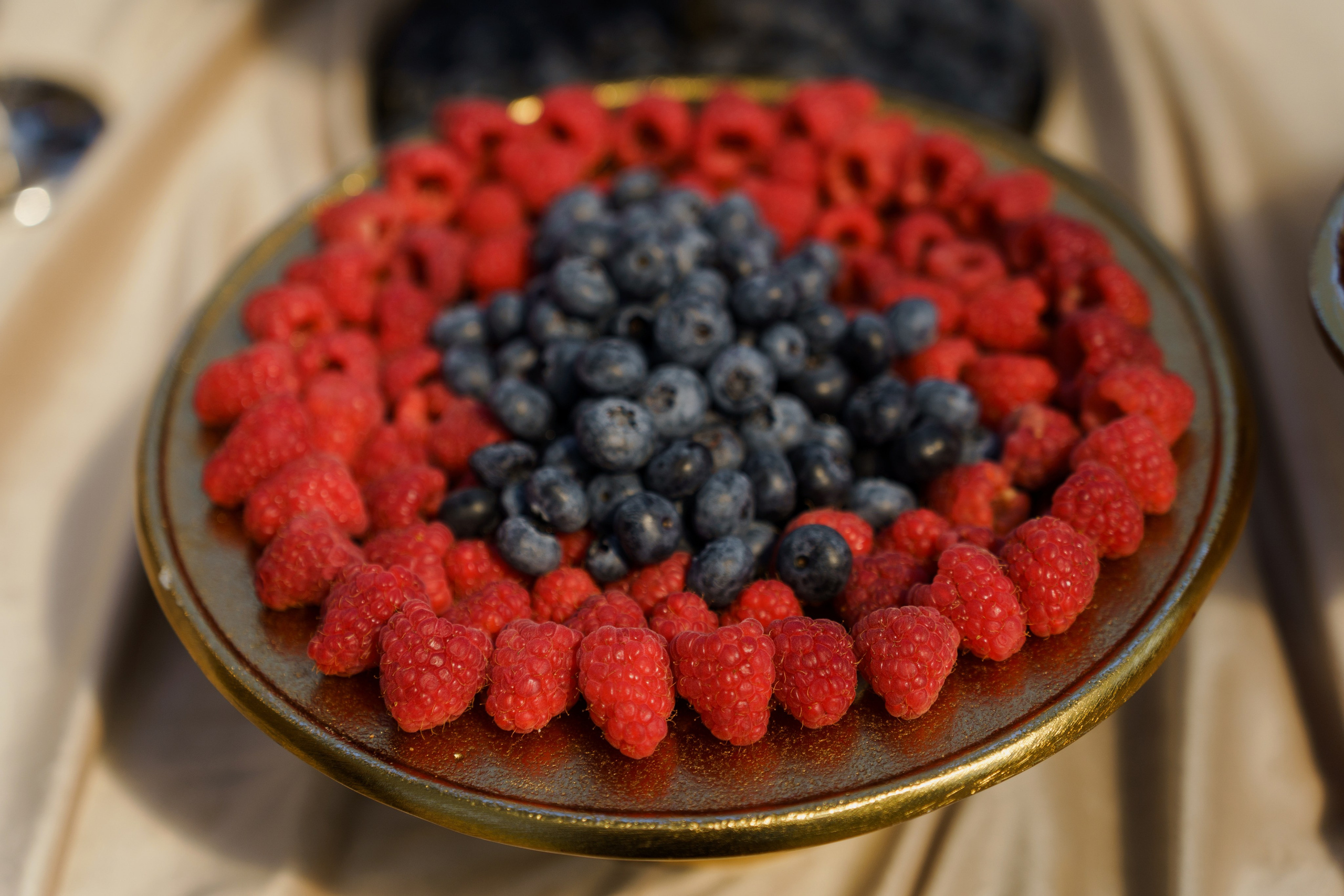 Сватовство в Краснодаре от лучших свадебных фотографов и операторов ТВИНС СТУДИО. ТВИНС СТУДИО — лучшие свадебные фотографы и видеографы в Краснодаре