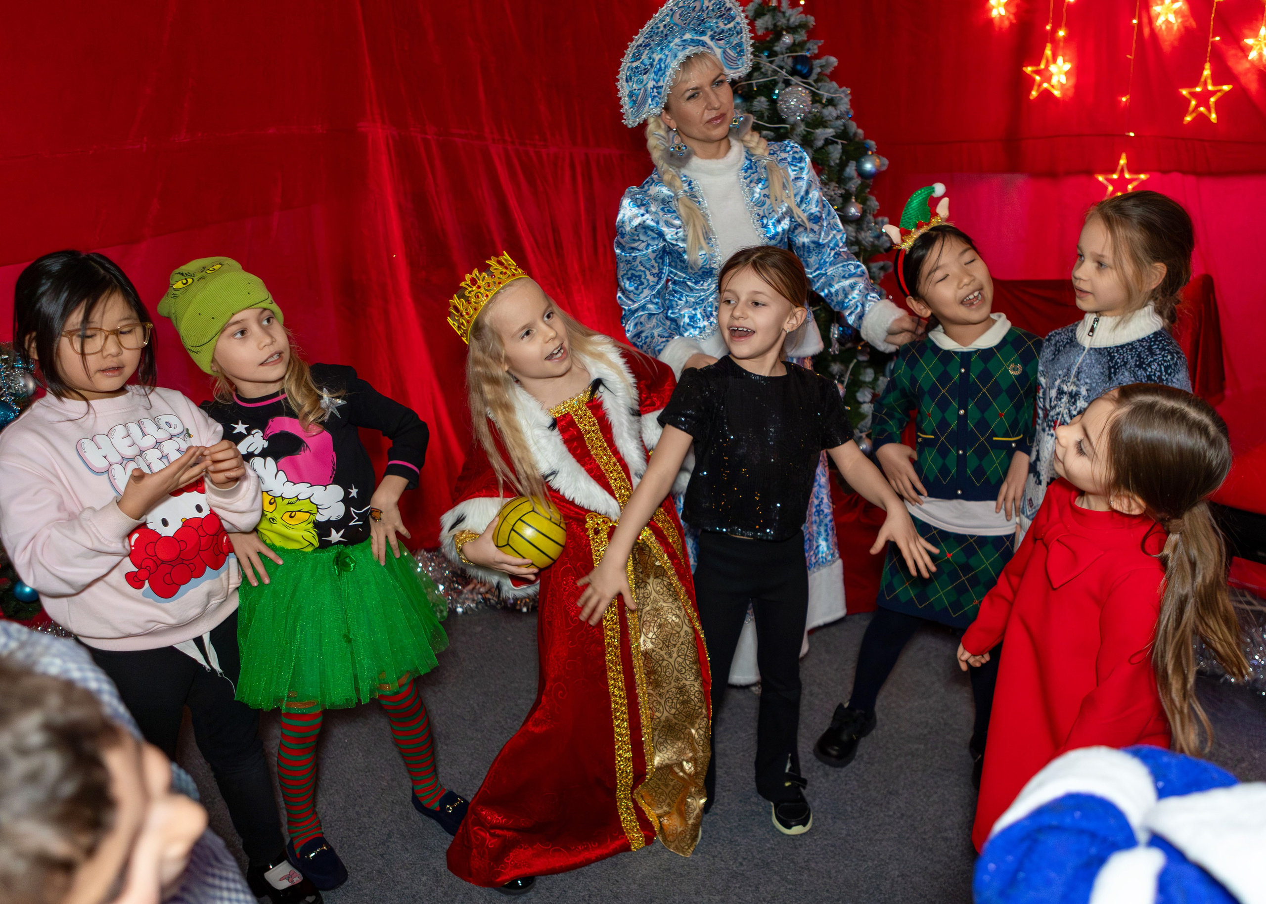 Christmas Celebration at The International School of Moscow. Школьный фотограф и выпускные альбомы | SHKOLBook