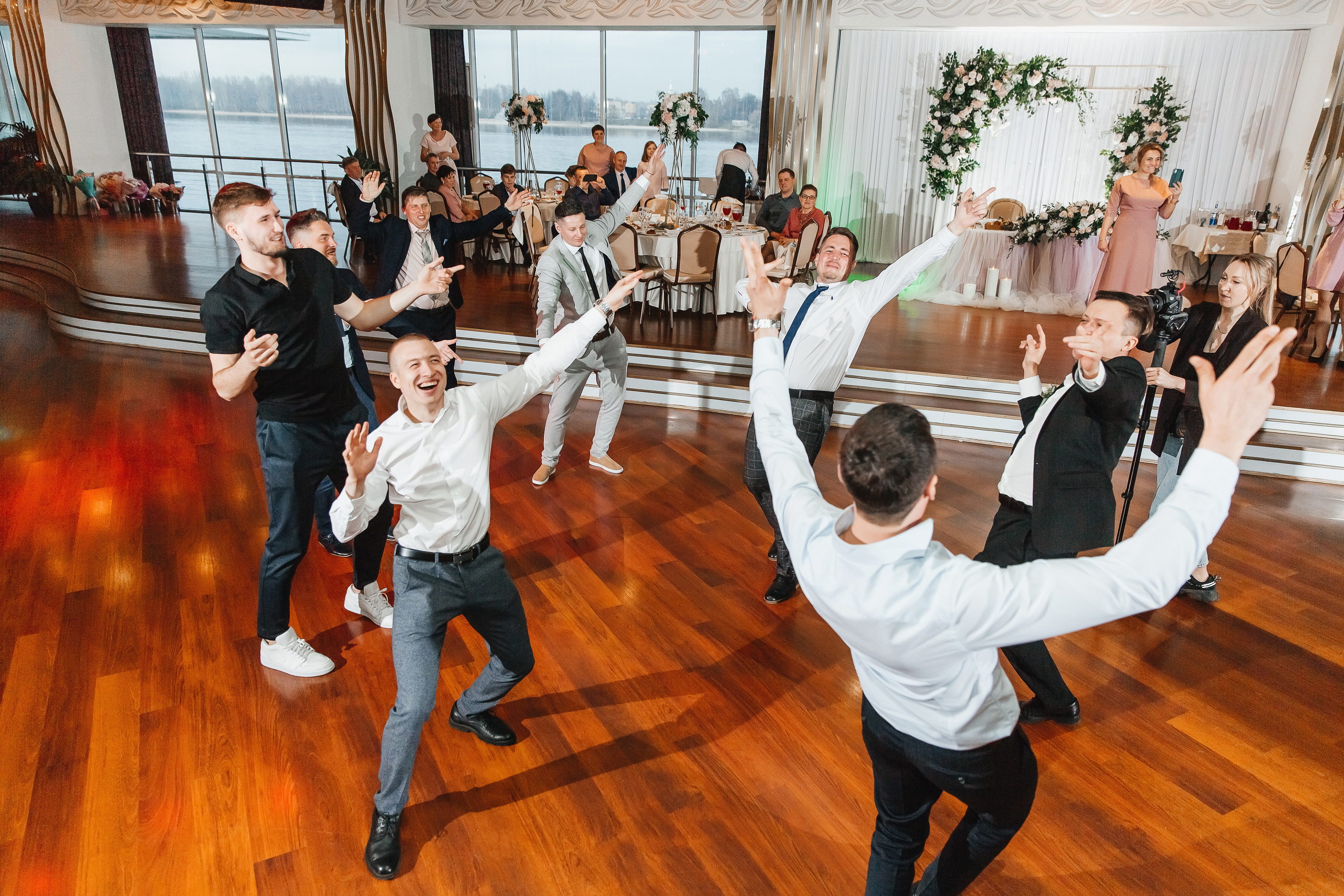 Виталий и Анастасия. Свадебный фотограф Ярославль Ирина Волоцкая