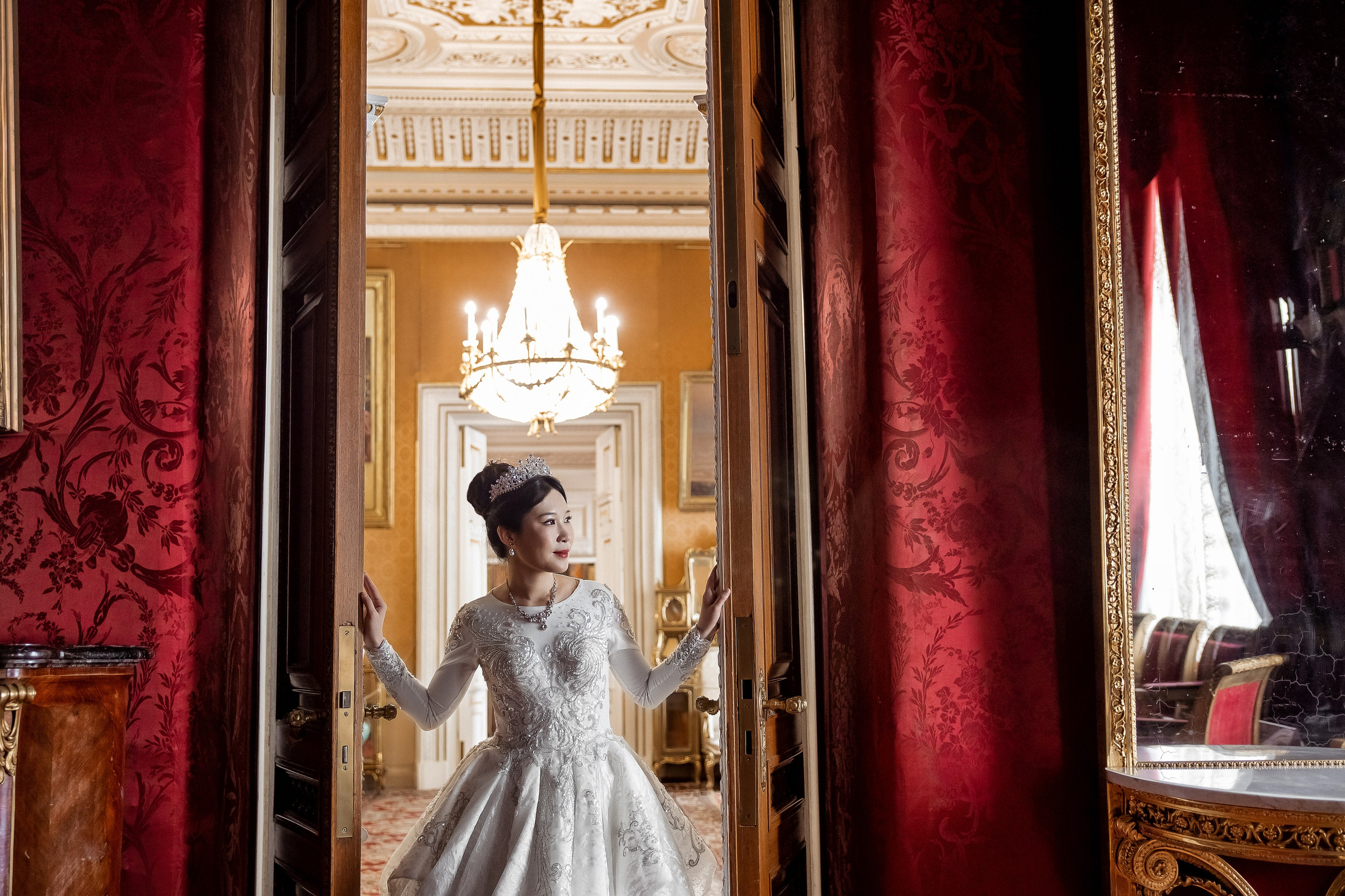 Свадебная фотосессия в Эрмитаже. Свадебный и семейный фотограф Алексей Аверин