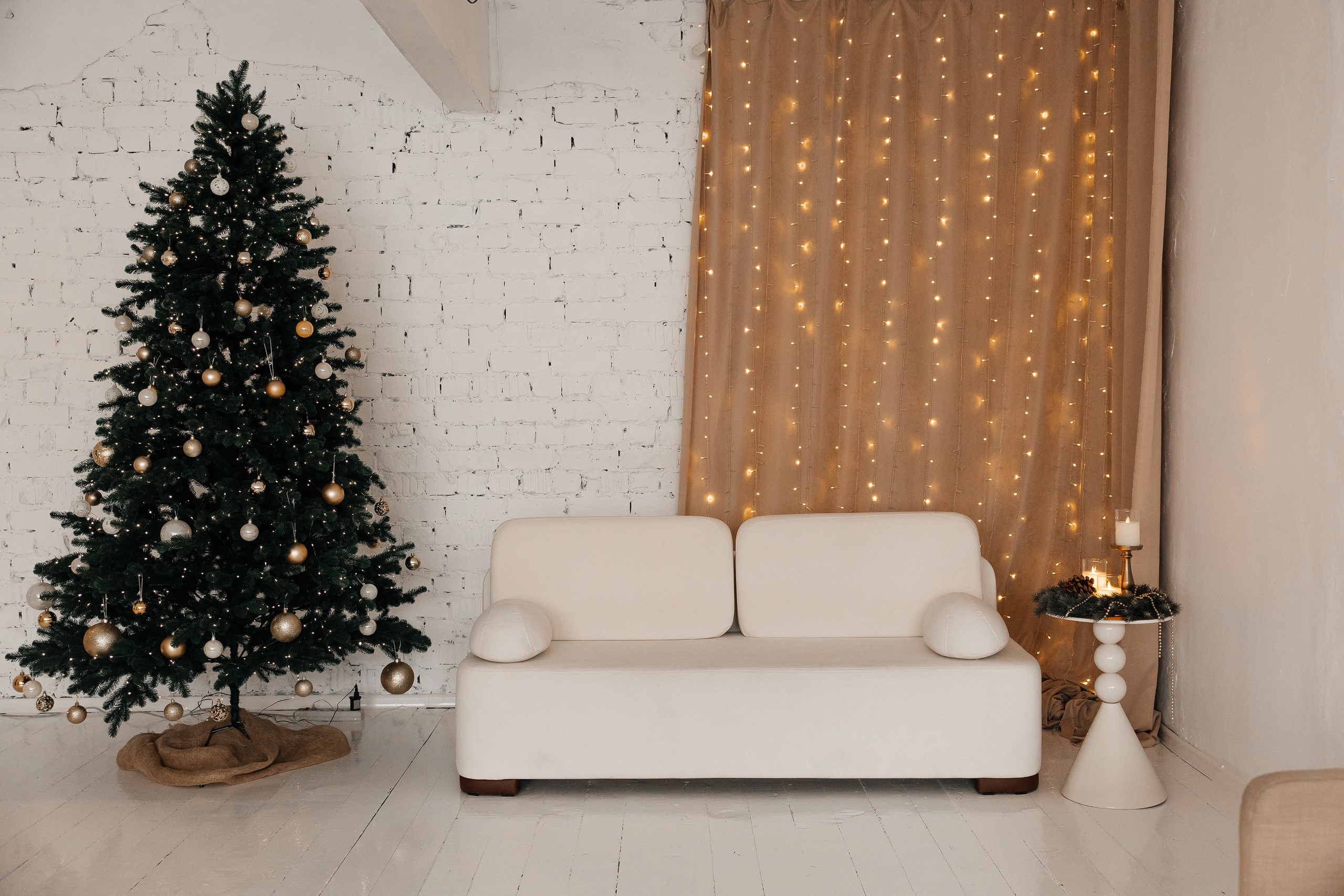 Лотос. Фотостудия 220 — первая в Чите фотостудия, предназначенная для работы