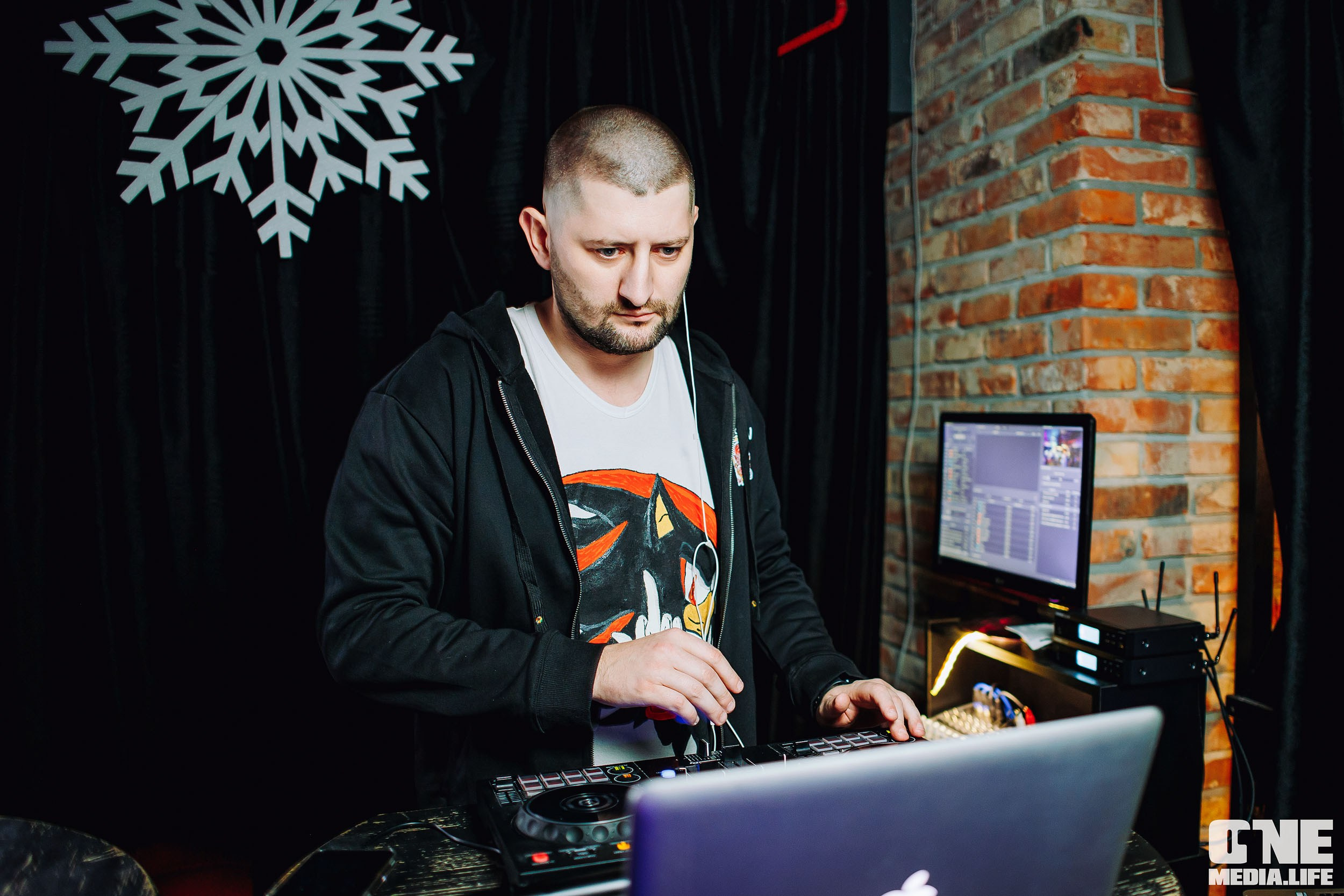 Фоторепортаж из бара Барре. One Media Life: фоторепортажи, фотоотчеты с мероприятий и заведений