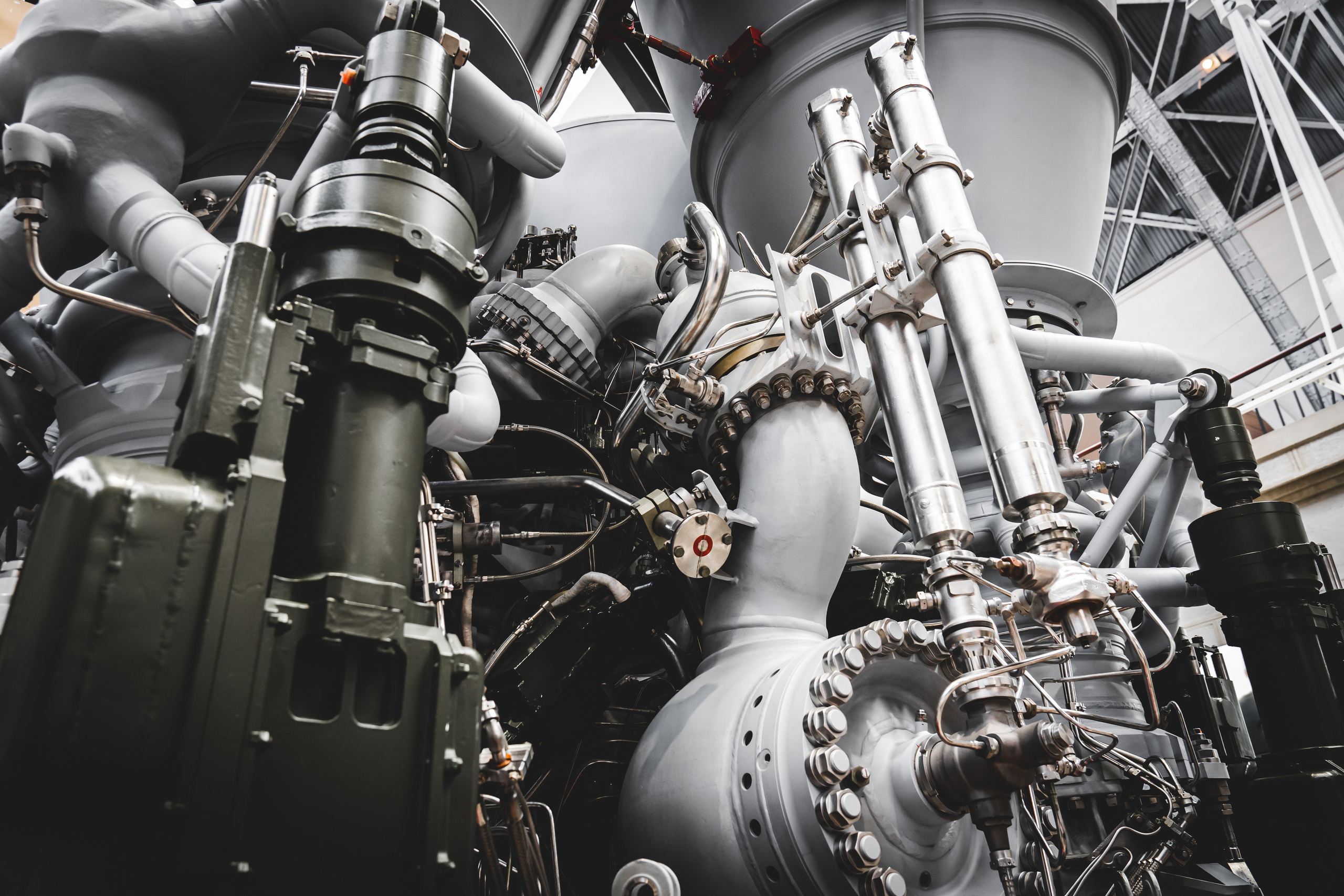 Ракетный двигатель в павильоне "Космос" на ВДНХ