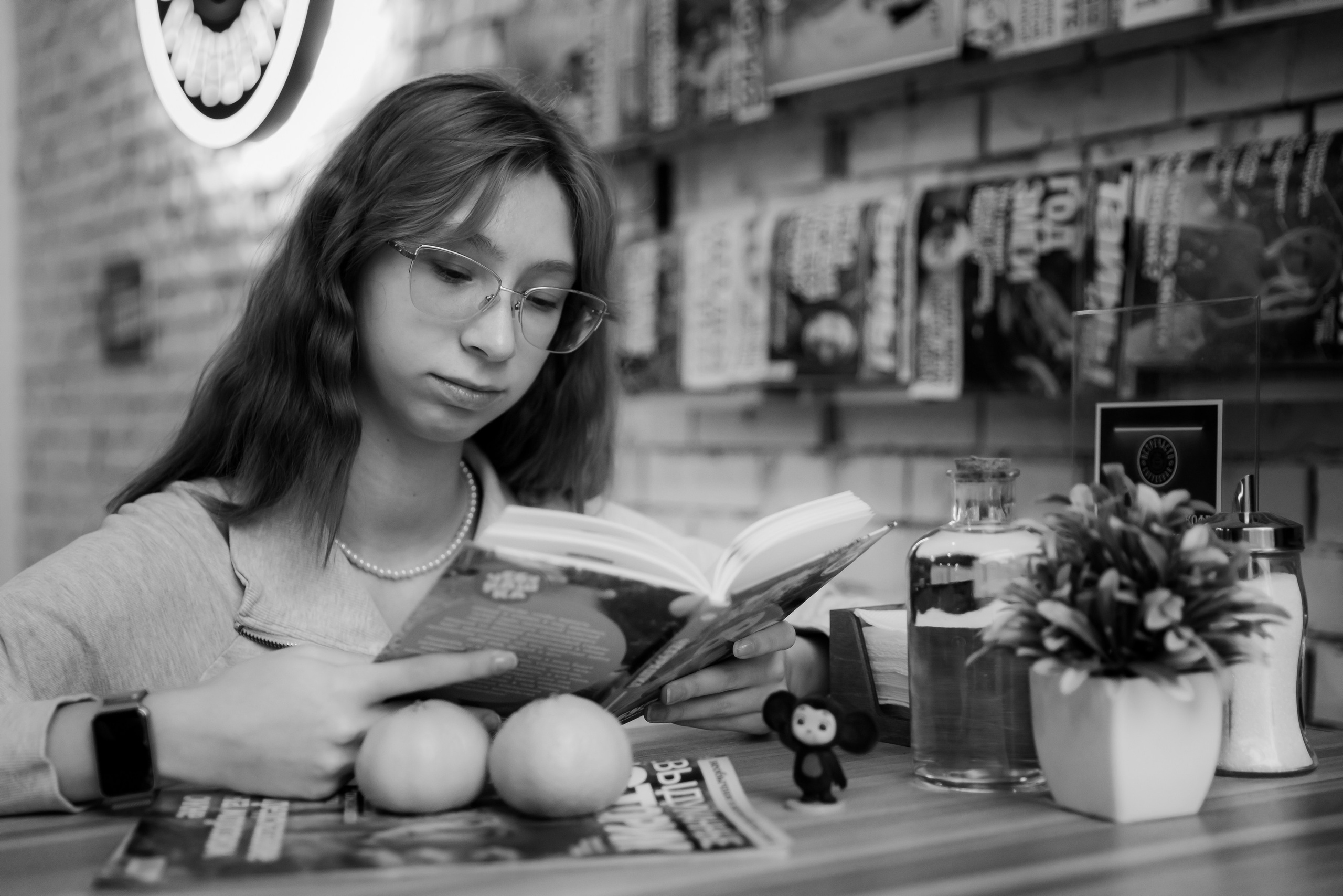 Портретная фотосессия в кафе. Интерьеры, Контент, Портреты | Фотограф в Москве Дани Терно