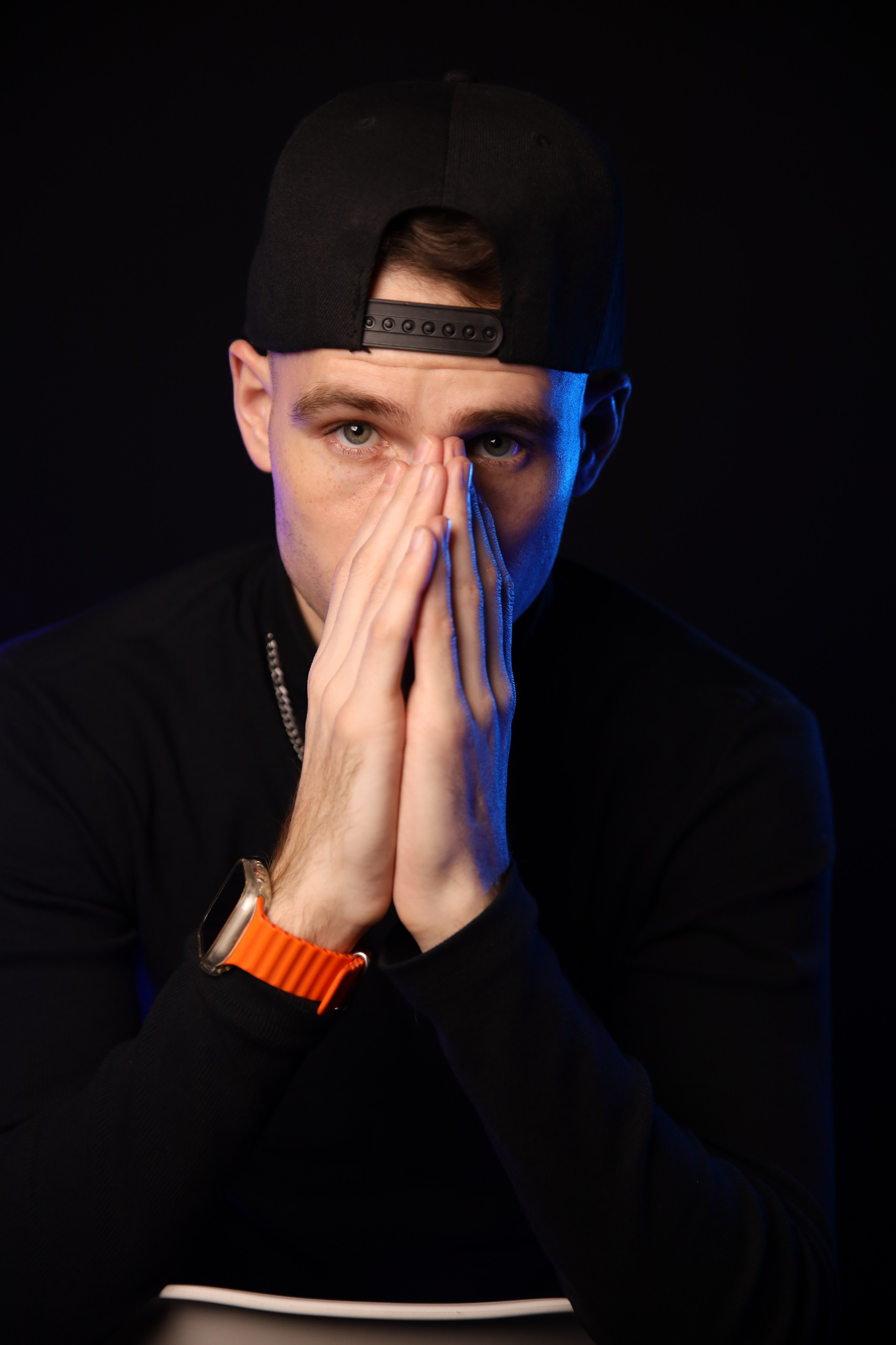 The White hat Alex. Профессиональный фотограф в Воронеже Владислав Крылов