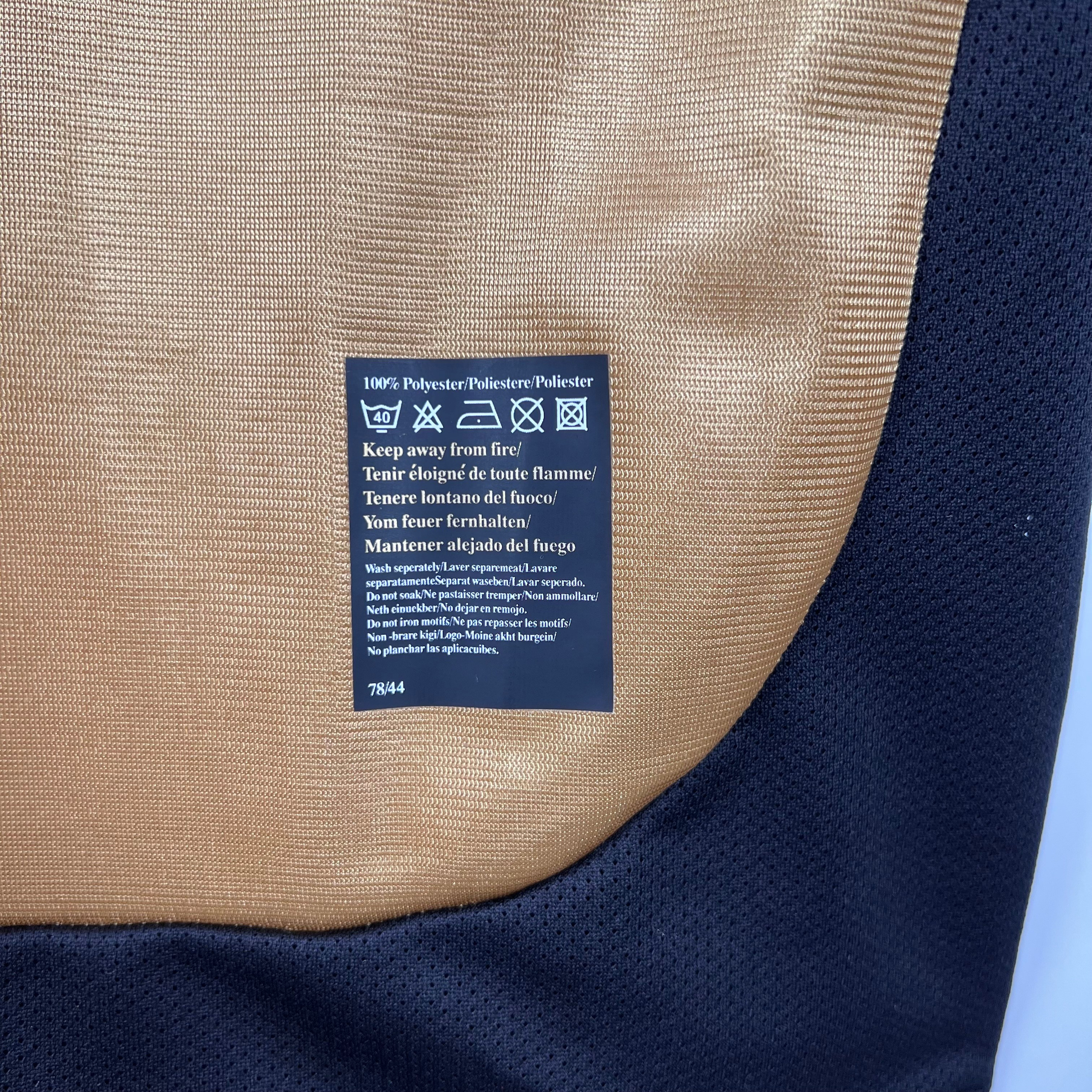 Двусторонняя джерси Манчестер Юнайтед 2001-2002 заказать. Футбольный магазин — ssw_magazin