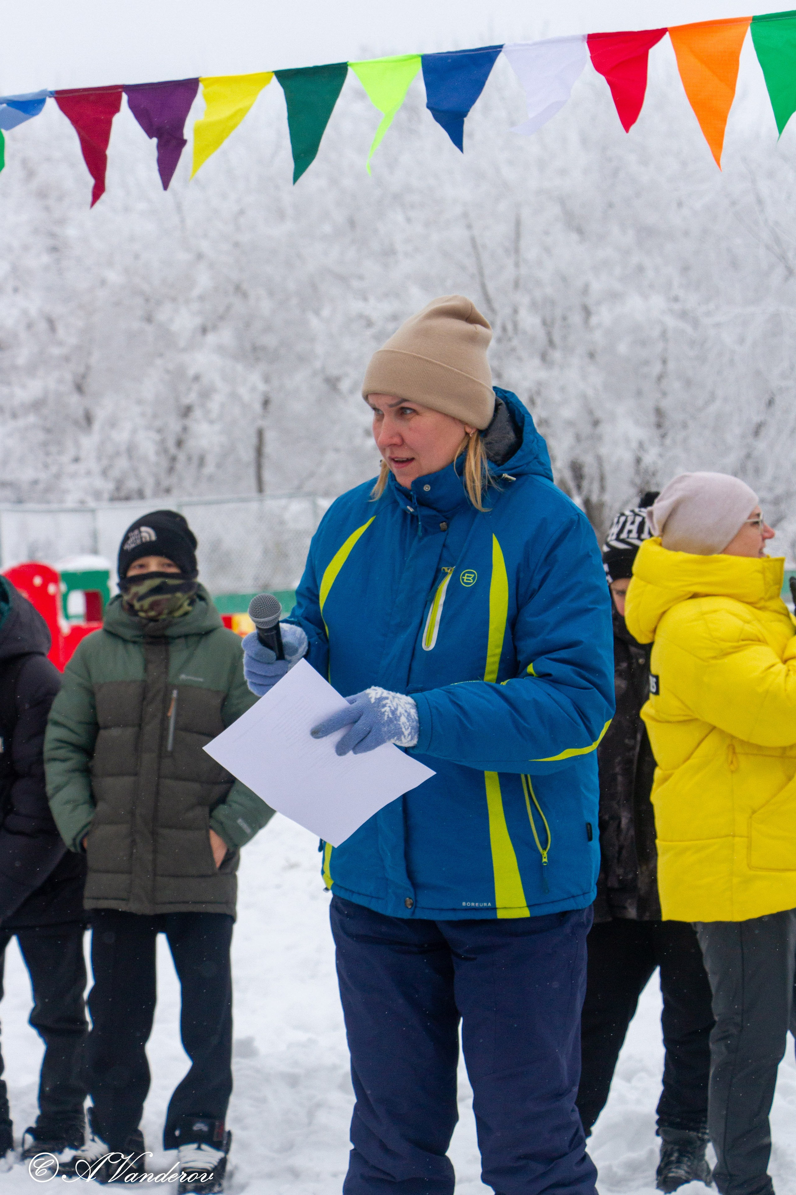 Праздник во дворе, ул. Осташковская-20. Фотограф Омск | Александр Вандеров
