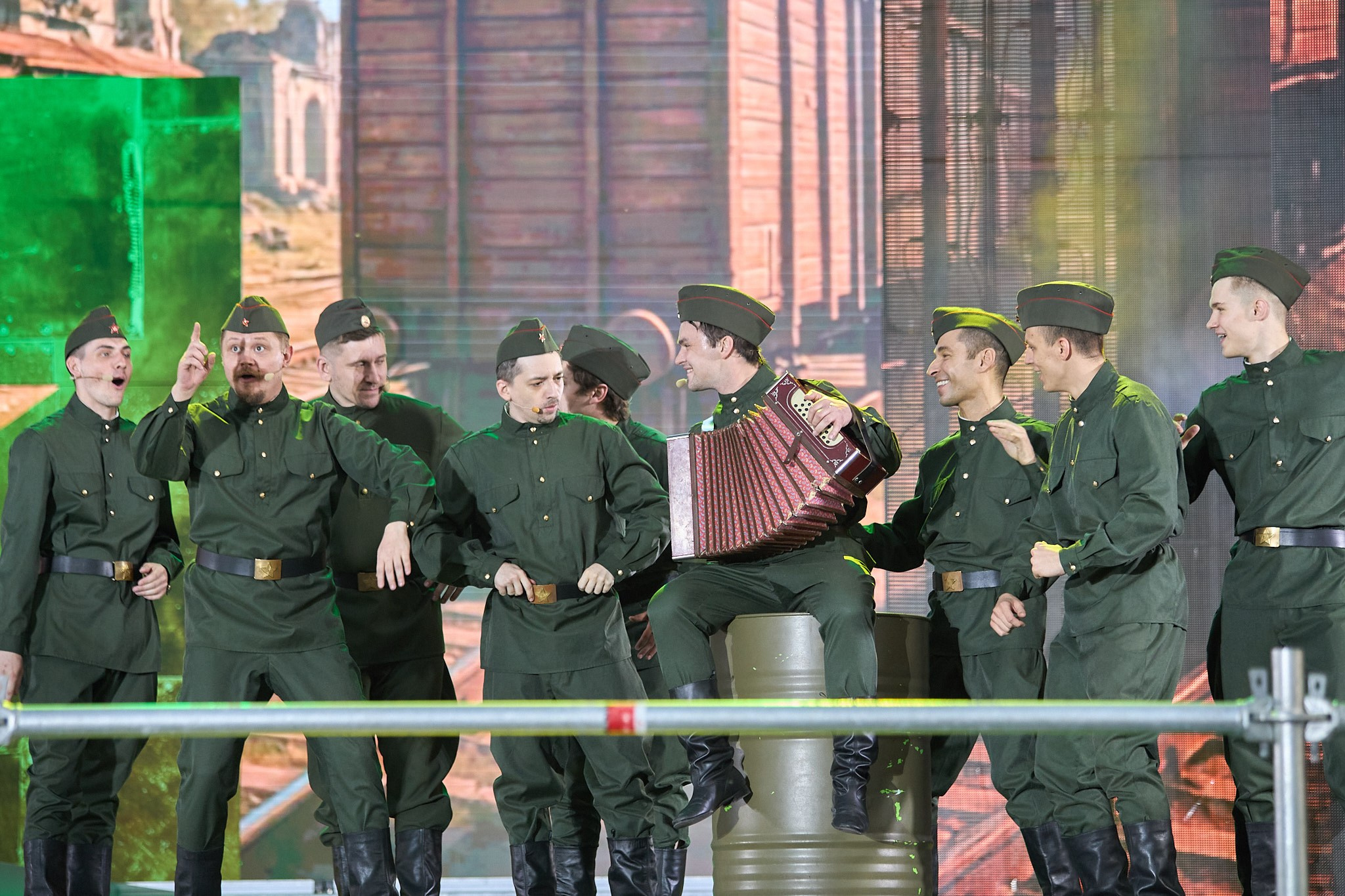 Концерт 9 мая 2025 года на соборной площади. Фотограф Омск | Александр Вандеров