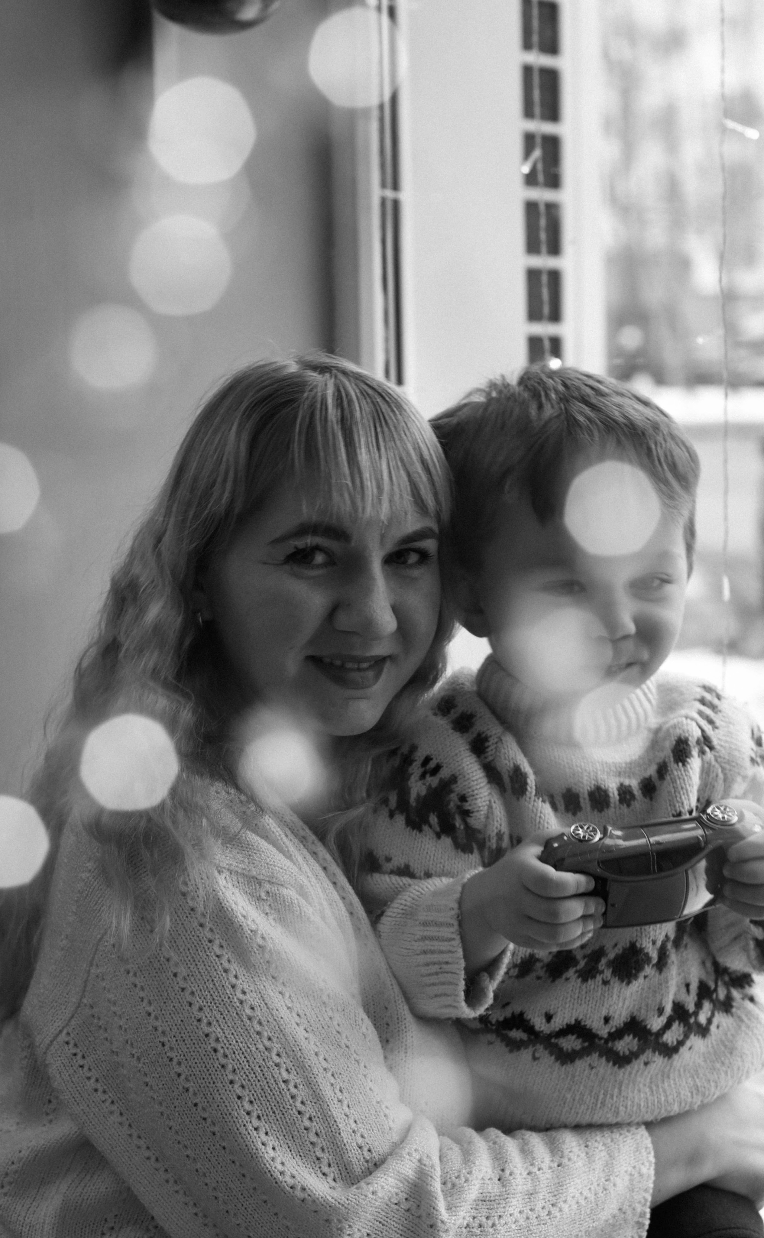 Съемка семьи в кафе. Новогоднее настроение. Женский и семейный фотограф Людмила Богачкина