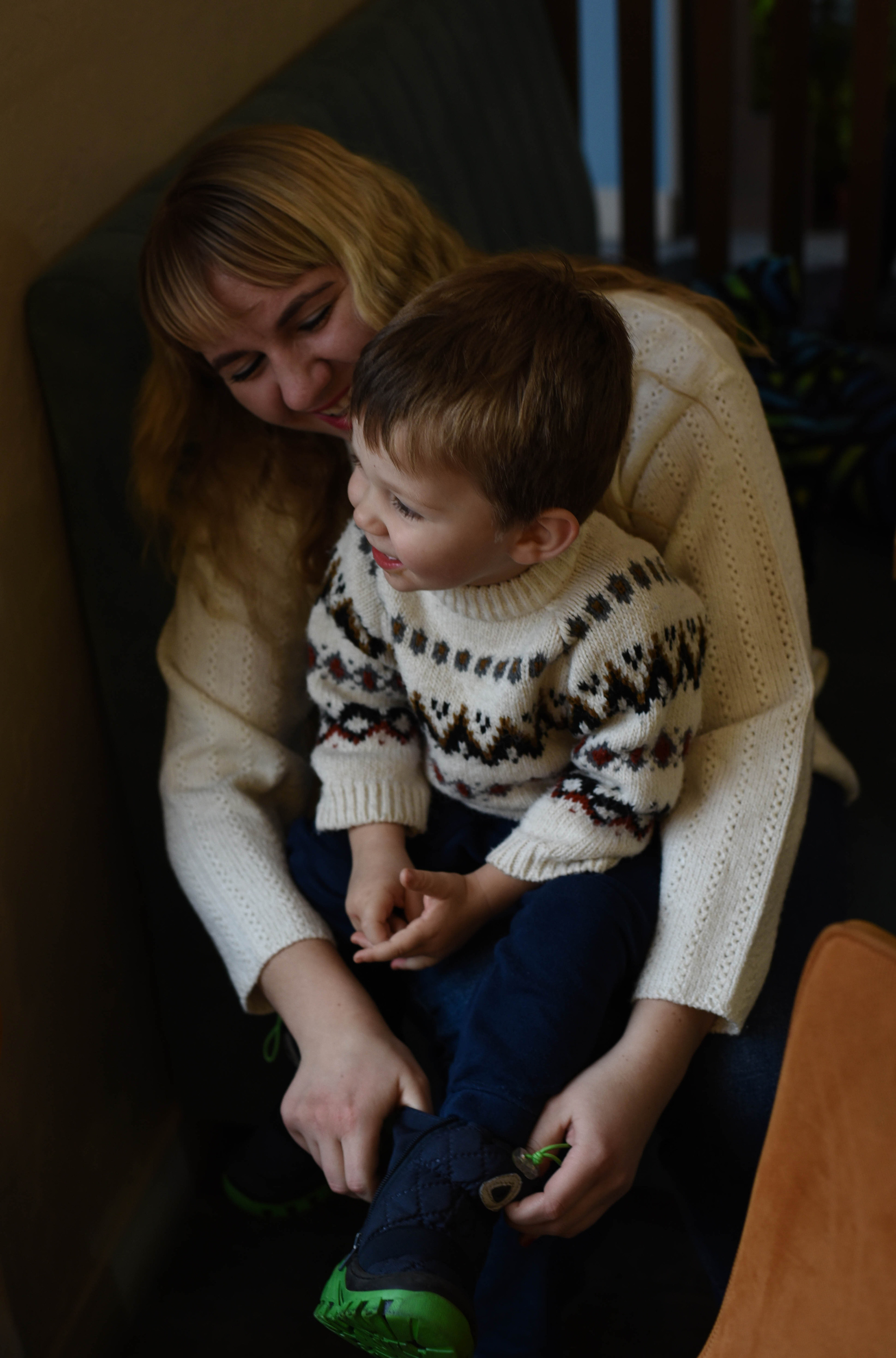 Съемка семьи в кафе. Новогоднее настроение. Женский и семейный фотограф Людмила Богачкина