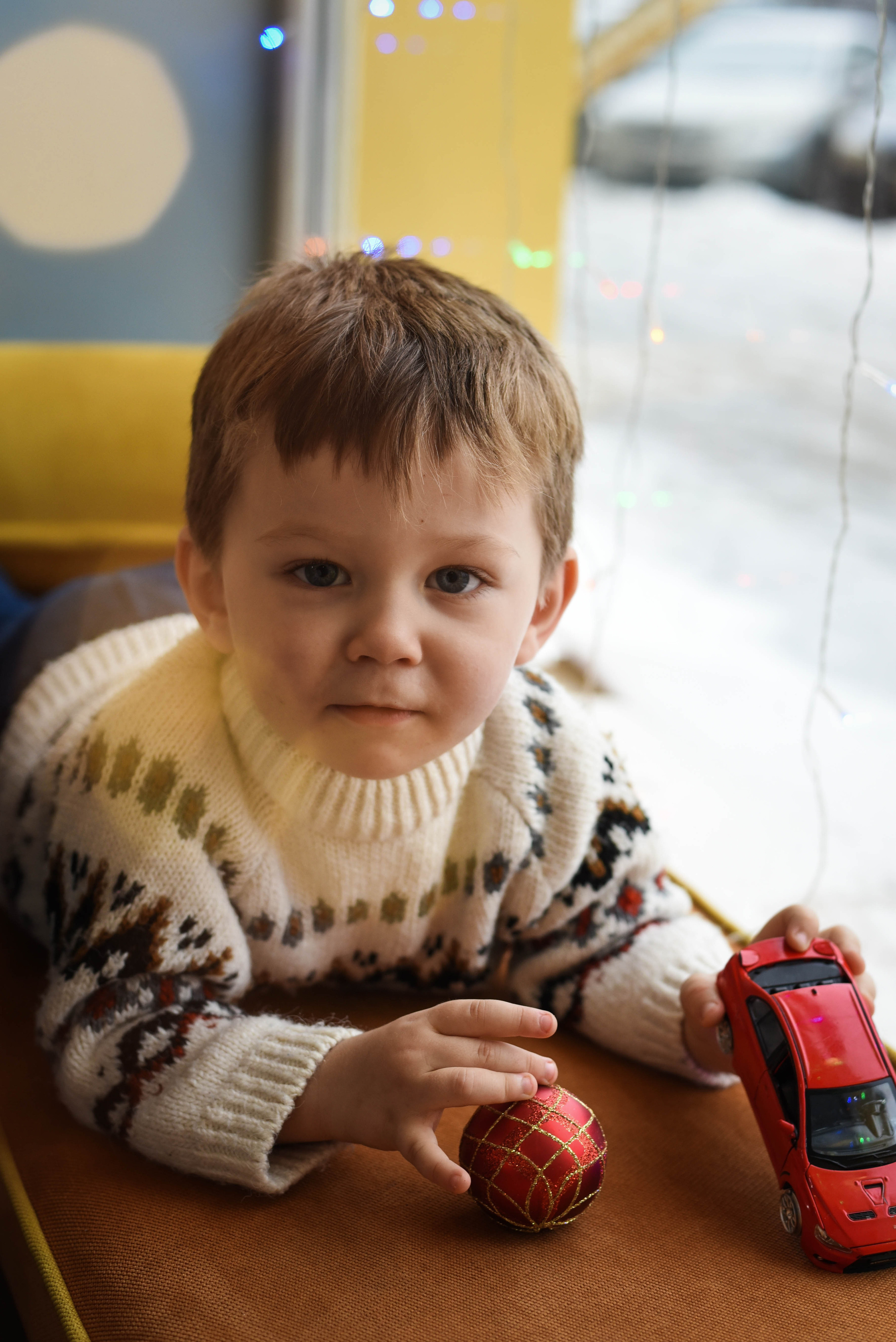 Съемка семьи в кафе. Новогоднее настроение. Женский и семейный фотограф Людмила Богачкина