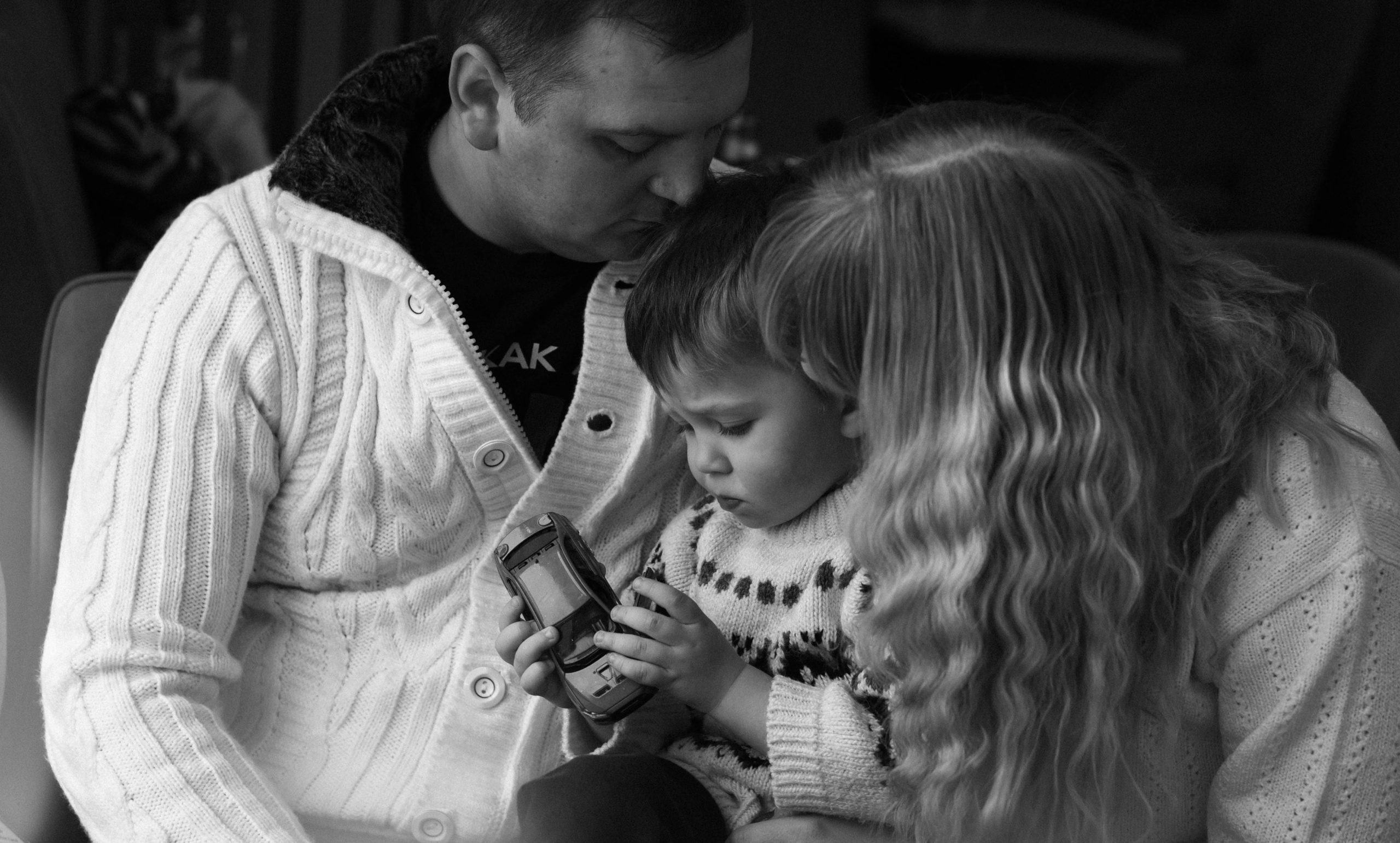 Съемка семьи в кафе. Новогоднее настроение. Женский и семейный фотограф Людмила Богачкина