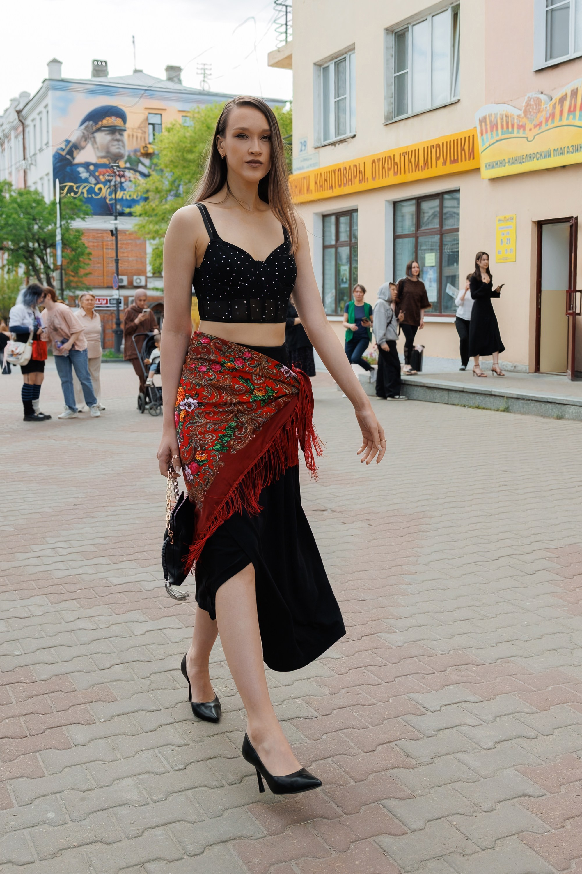 МОДНЫЙ ПОКАЗ. СВОИ. ФОТООТЧЕТЫ-СОБЫТИЯ-МЕСТА