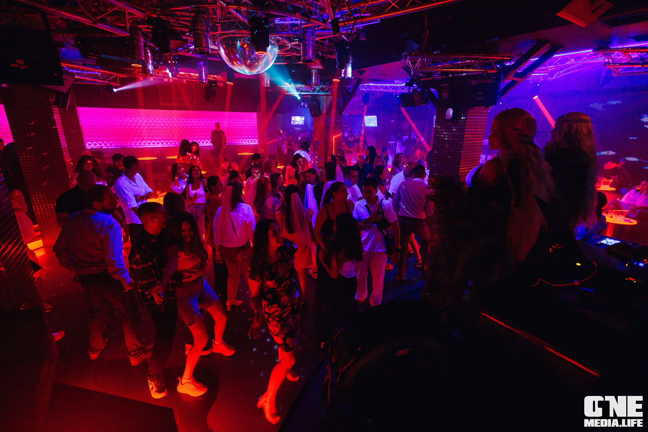 Фоторепортаж из РК Планета. One Media Life: фоторепортажи, фотоотчеты с мероприятий и заведений