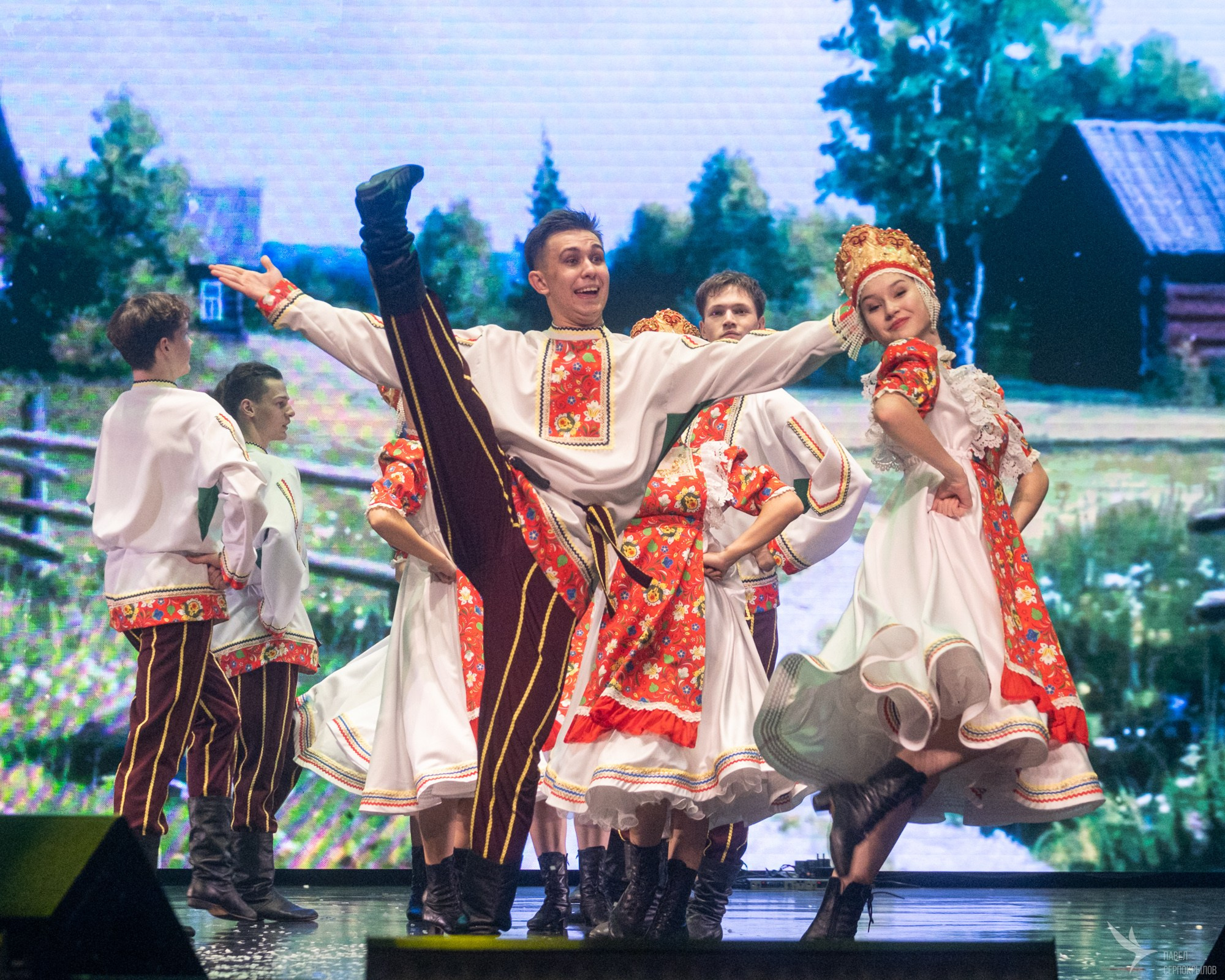 Юбилейный концерт студии эстрадного танца «Изумрудный город». Репортажный фотограф в Казани Павел Серпокрылов