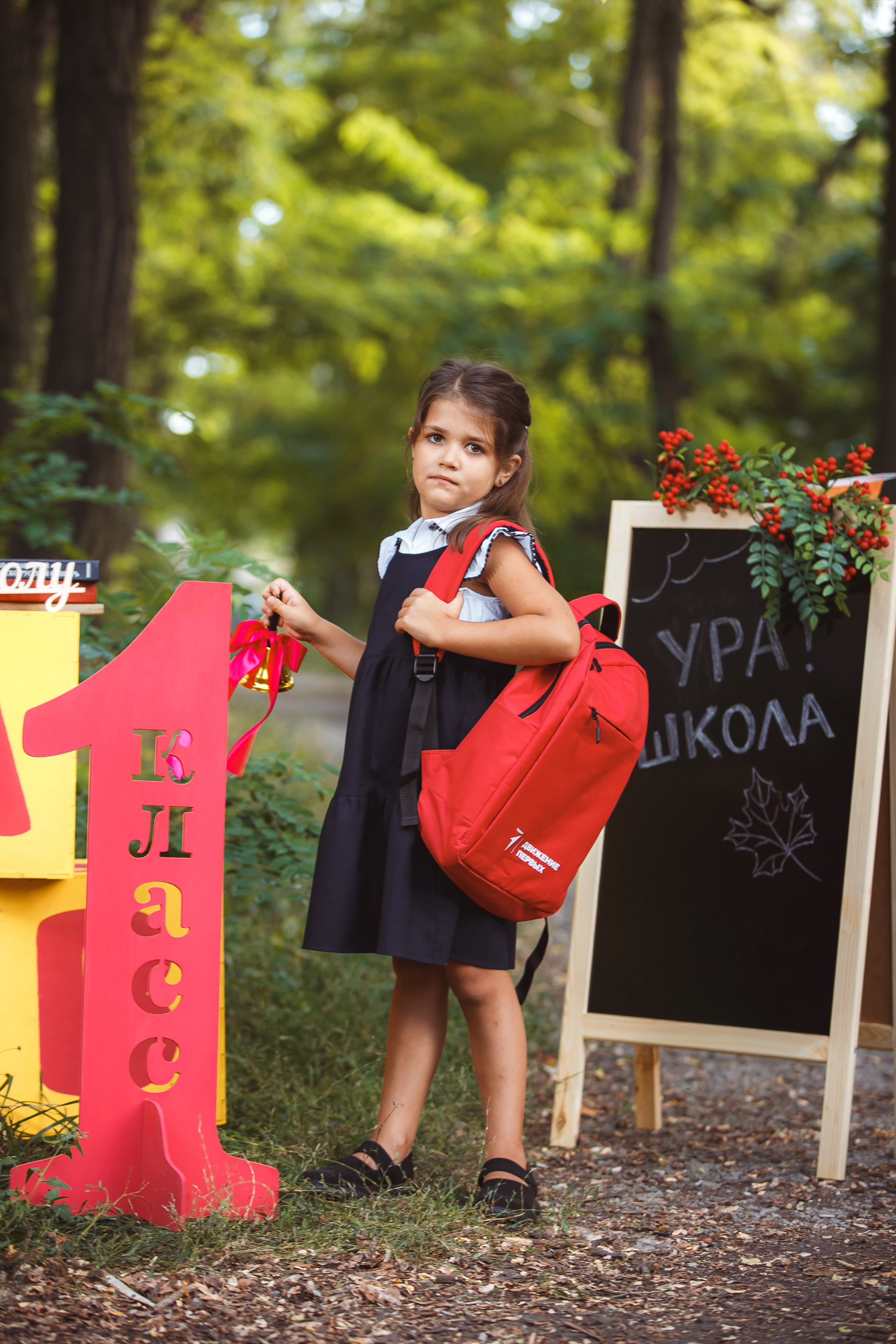 «Здравствуй школа». Выпускные альбомы в Донецке и ДНР. Фотограф Донецк и ДНР