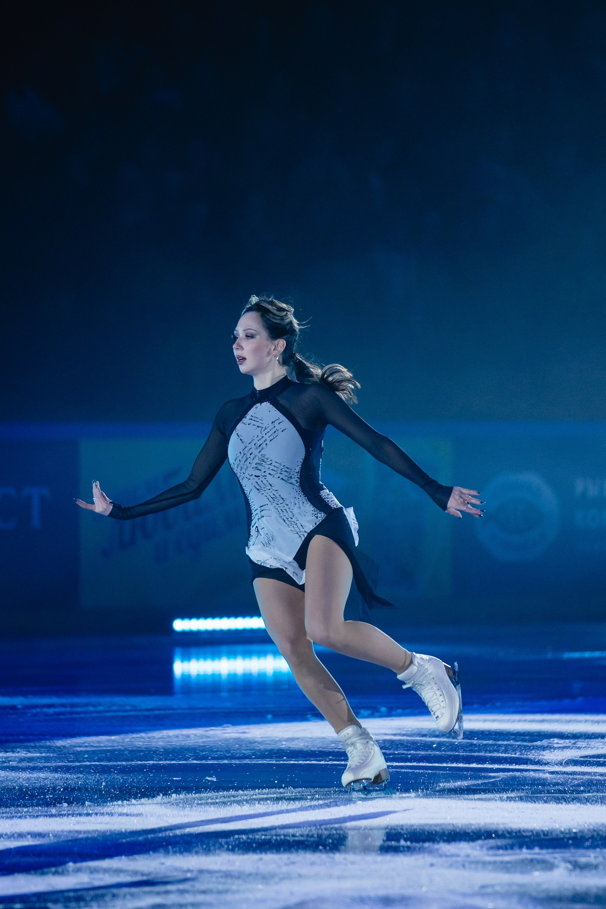 Шоу «Чемпионы на льду» в Новосибирске. Воробьева Ксения — Спортивный и танцевальный фотограф Новосибирск
